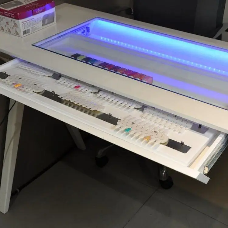 Beauty Equipment Manicure Table for nail salon white nail tables with lamps