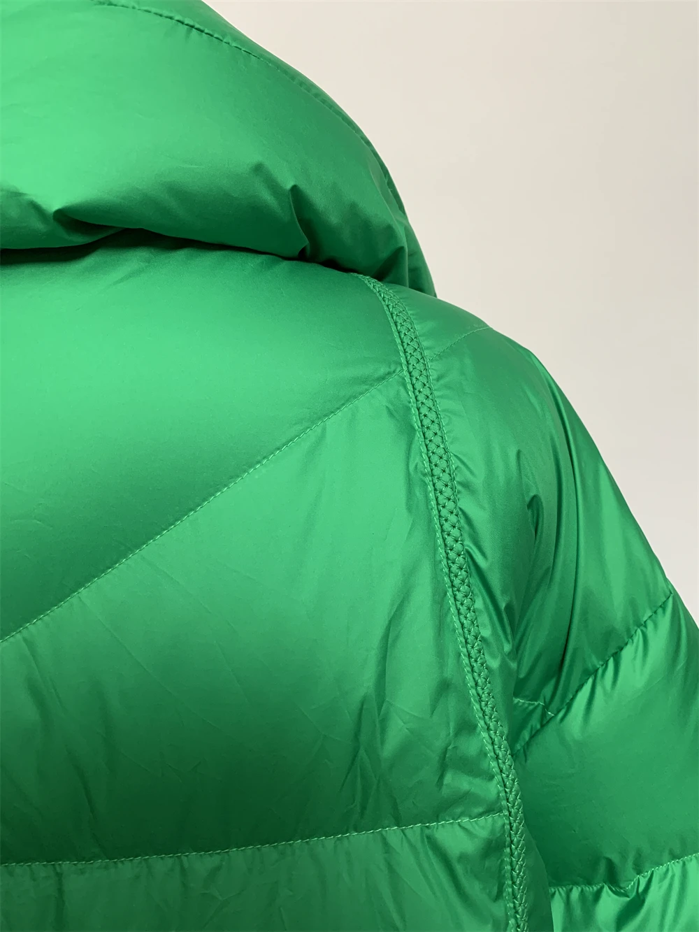 wholesale High Quality Thick Trendy Winter Warm Jackets  mid length Puffer woman down coats