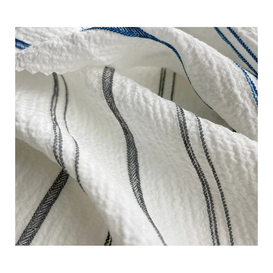 2021 Весна-Лето Базовая полоса 145 г вискоза полиэстер спандекс seersucker тканая ткань для платья