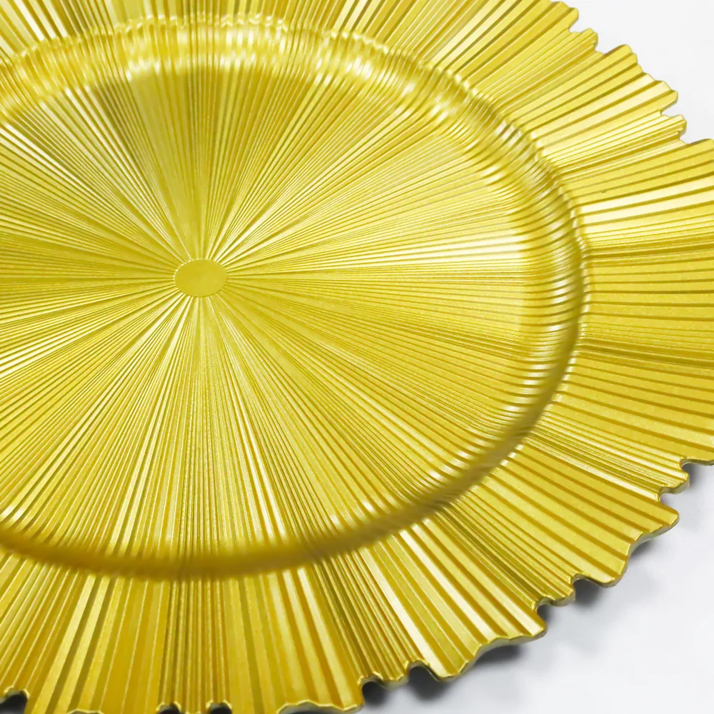 2022 New Arrival Wholesale Price Unbreakable 13 Inch Gold Reusable Decorative Plastic Chargers Plates For Wedding