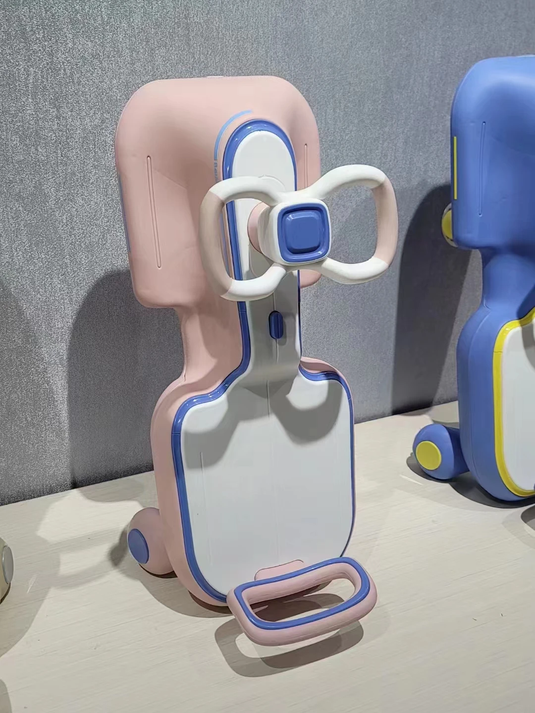 Children Twister car with music beautiful with silicone handlebars silent flash wheel All car environmental protection PP