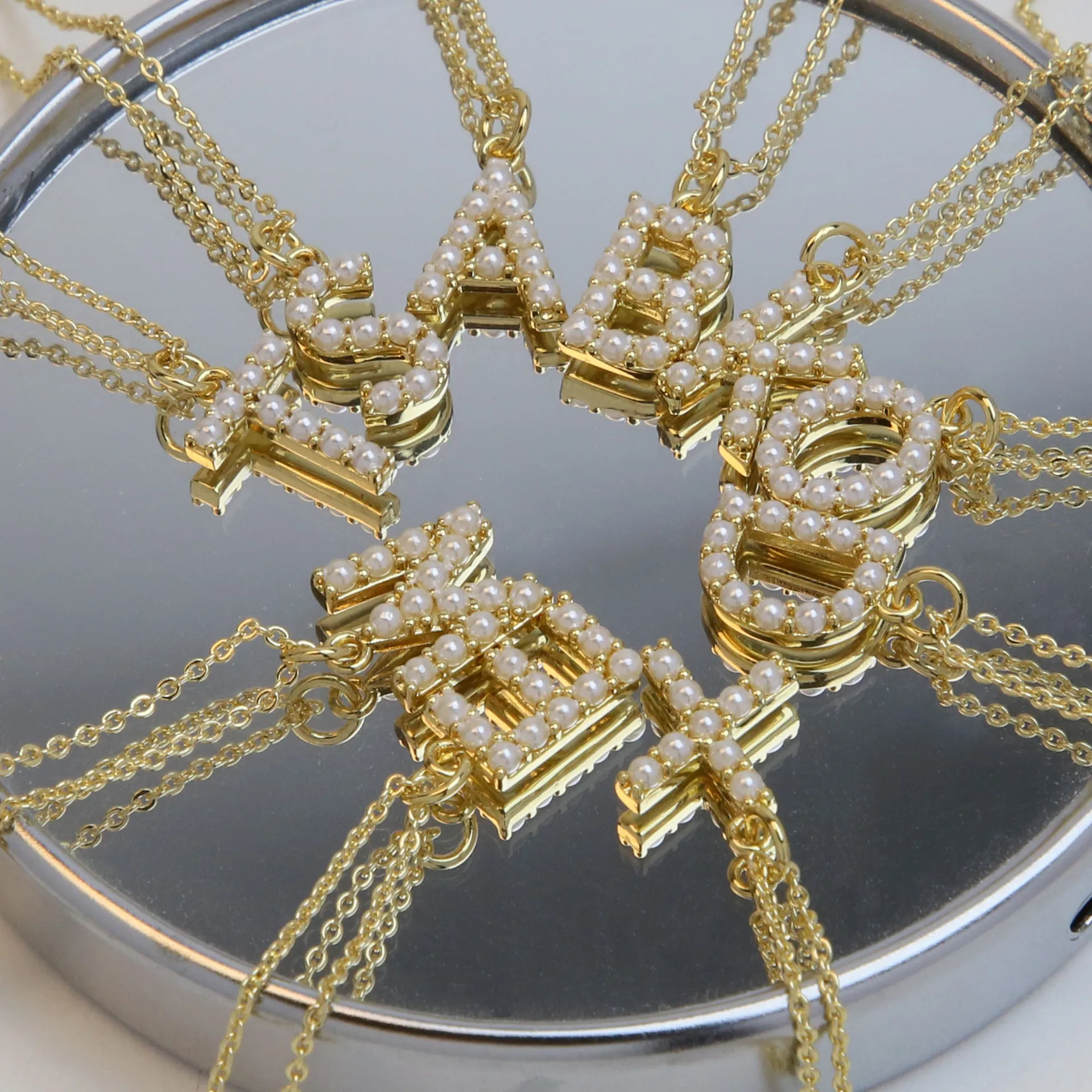 Hypoallergenic Jewelry Wholesale Luxury Pearl initial letter pendant necklace pearl bead alphabet letter initial pendant chain