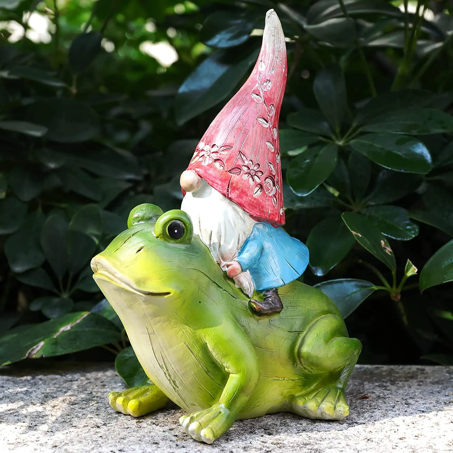 Unique Outdoor Resin Gnome Sitting On THE Frog Resin Figurine For Garden