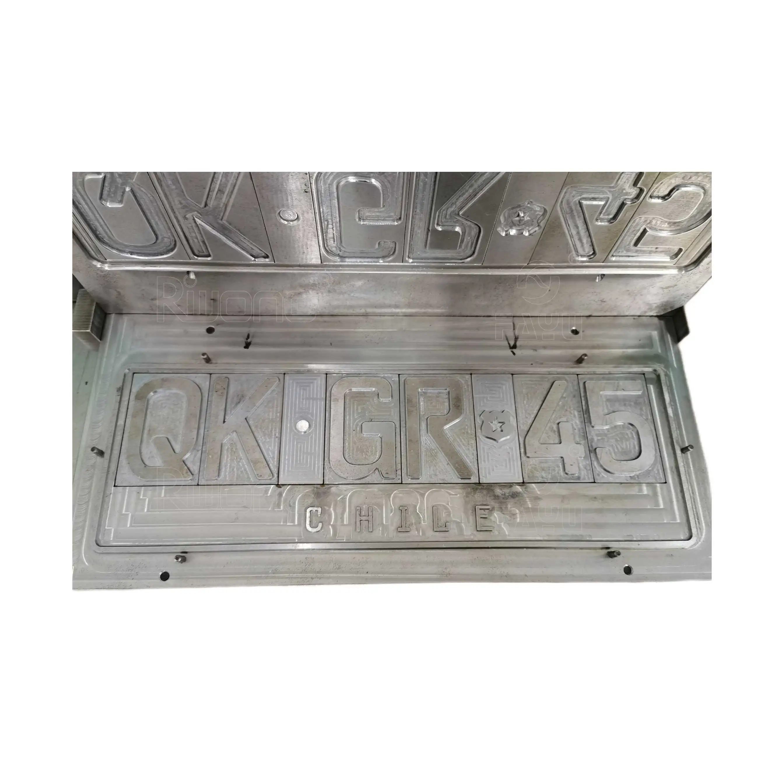 Формы для номерного знака Чили