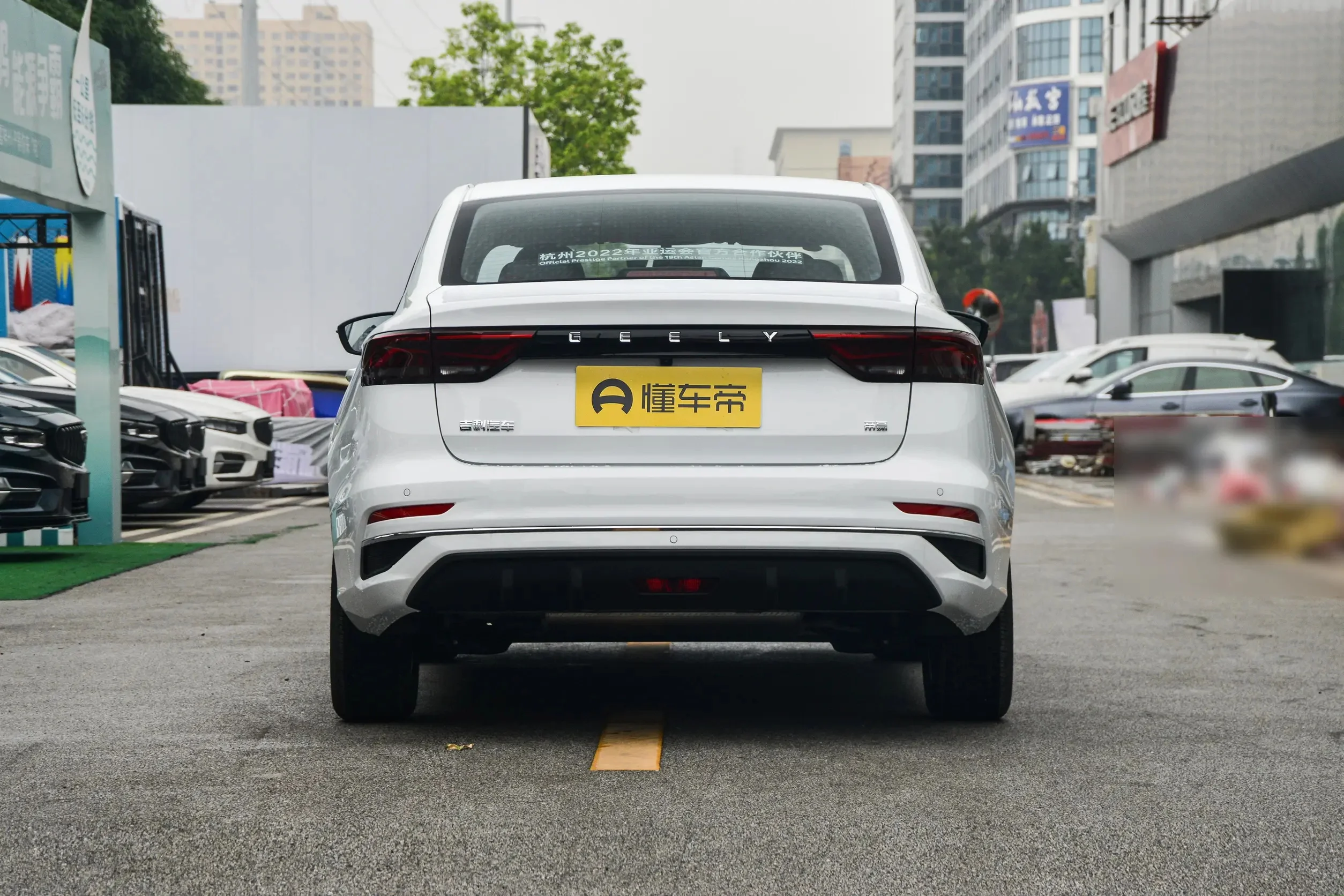 Hot Sale 2023 Geely Emgrand 1.5L MT Compact Family Sedan Cheap Petrol Vehicle New Gasoline Cars