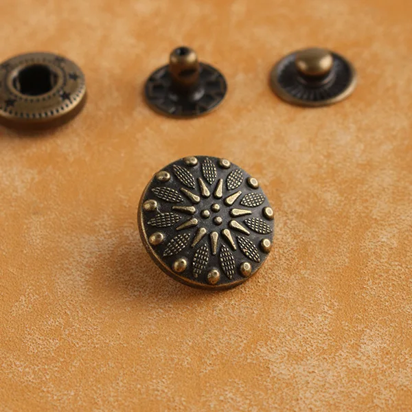 high quality factory price fashion metal button for clothes snap button custom buttons