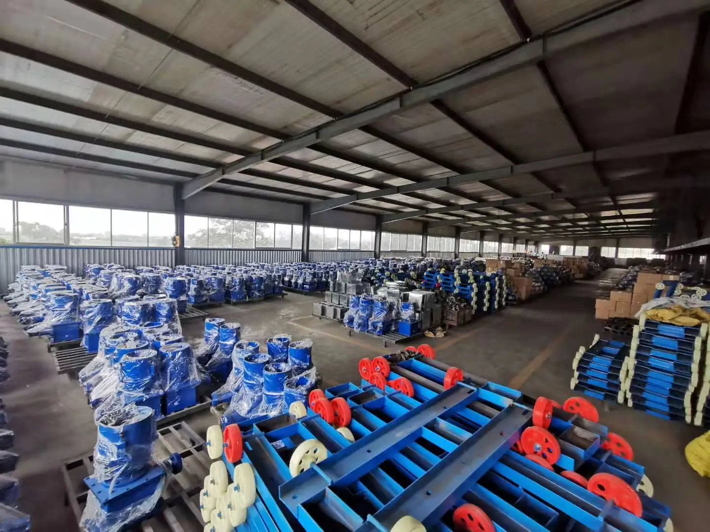 Hot sale animals feed pellet machine in cattle sheep poultry fish animal feed product china