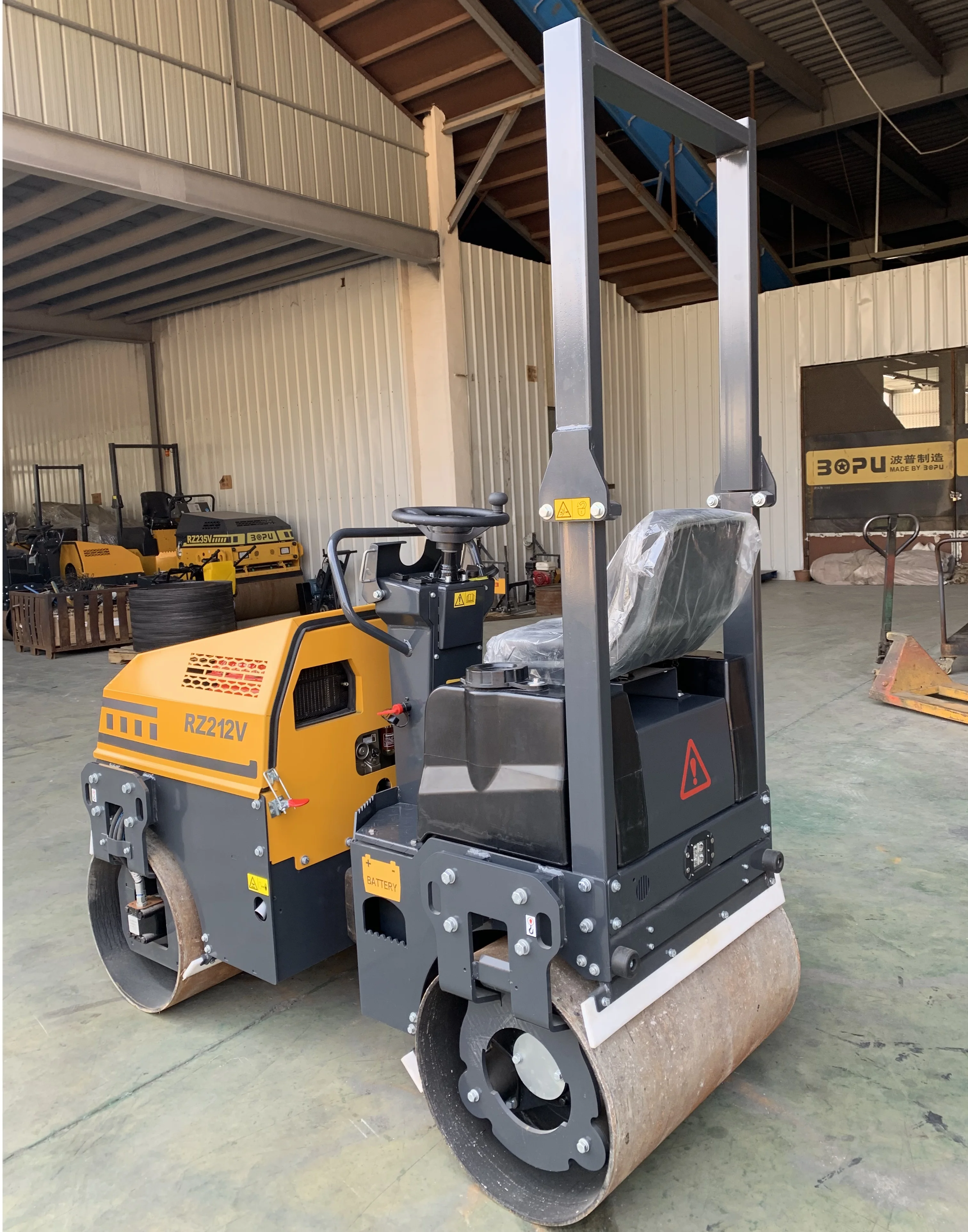 1.2 Ton Small Drivable Double Smooth Drum Asphalt Soil Concrete Vibrator Compactor Ride On Road Roller Machine With Engine