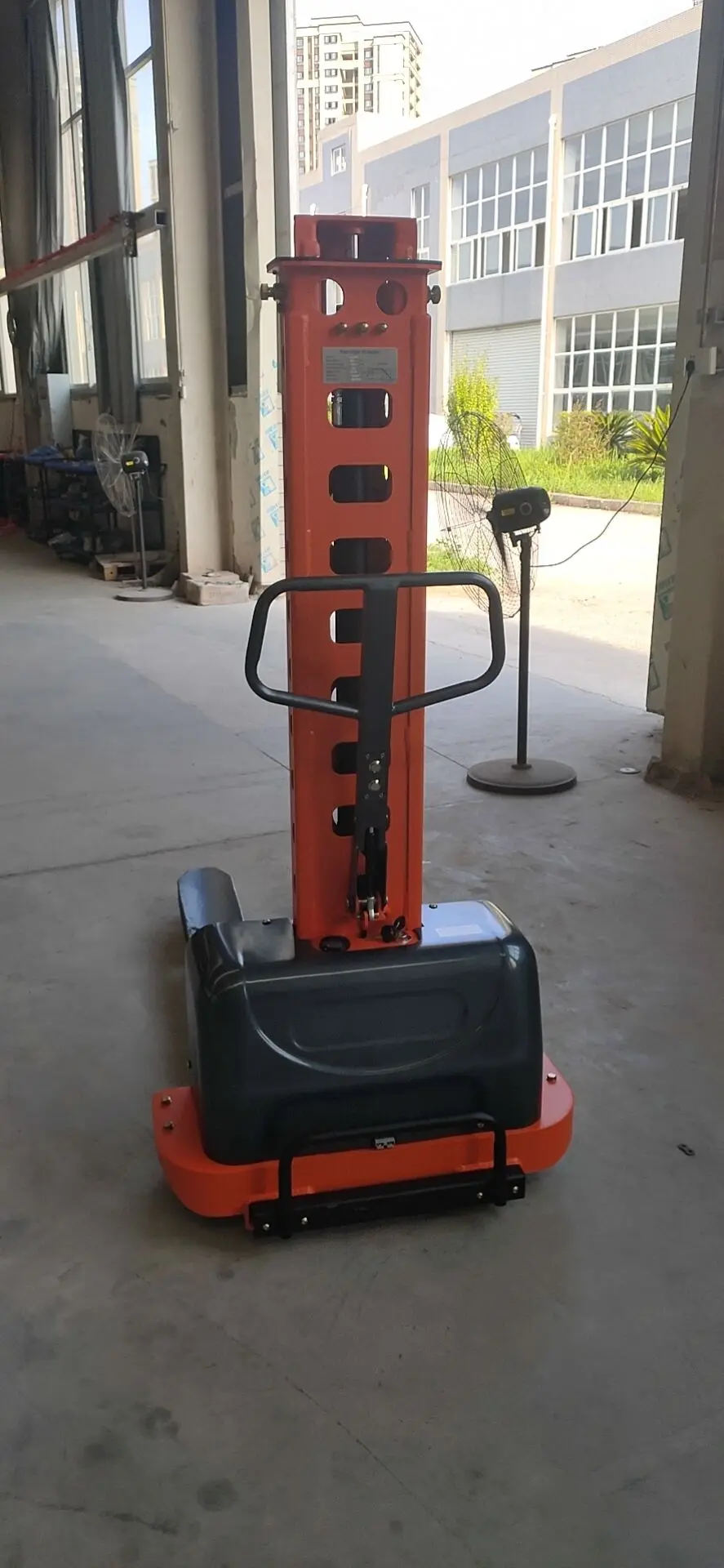 Weliftrich 500 кг 700 самоподнимающийся электрический штабелер самостоятельно ZTS-05 ZTS-07 Самостоятельная погрузка