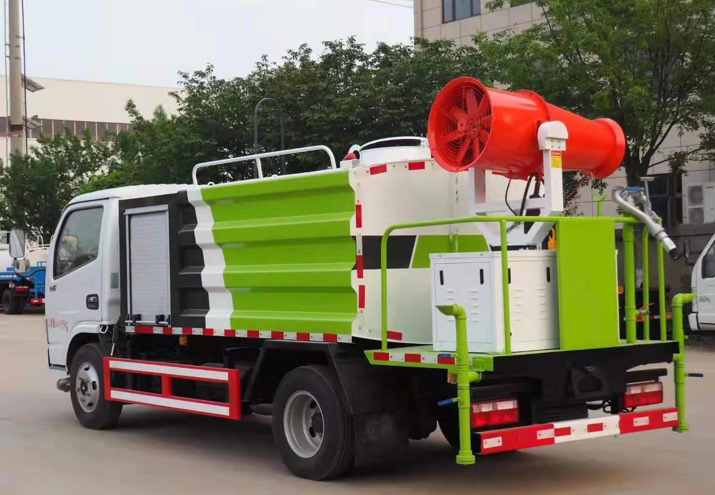 DONGFENG 4*2 water tanker trucks suppliers Huayi dust suppression truck for sale Coal mine dust truck