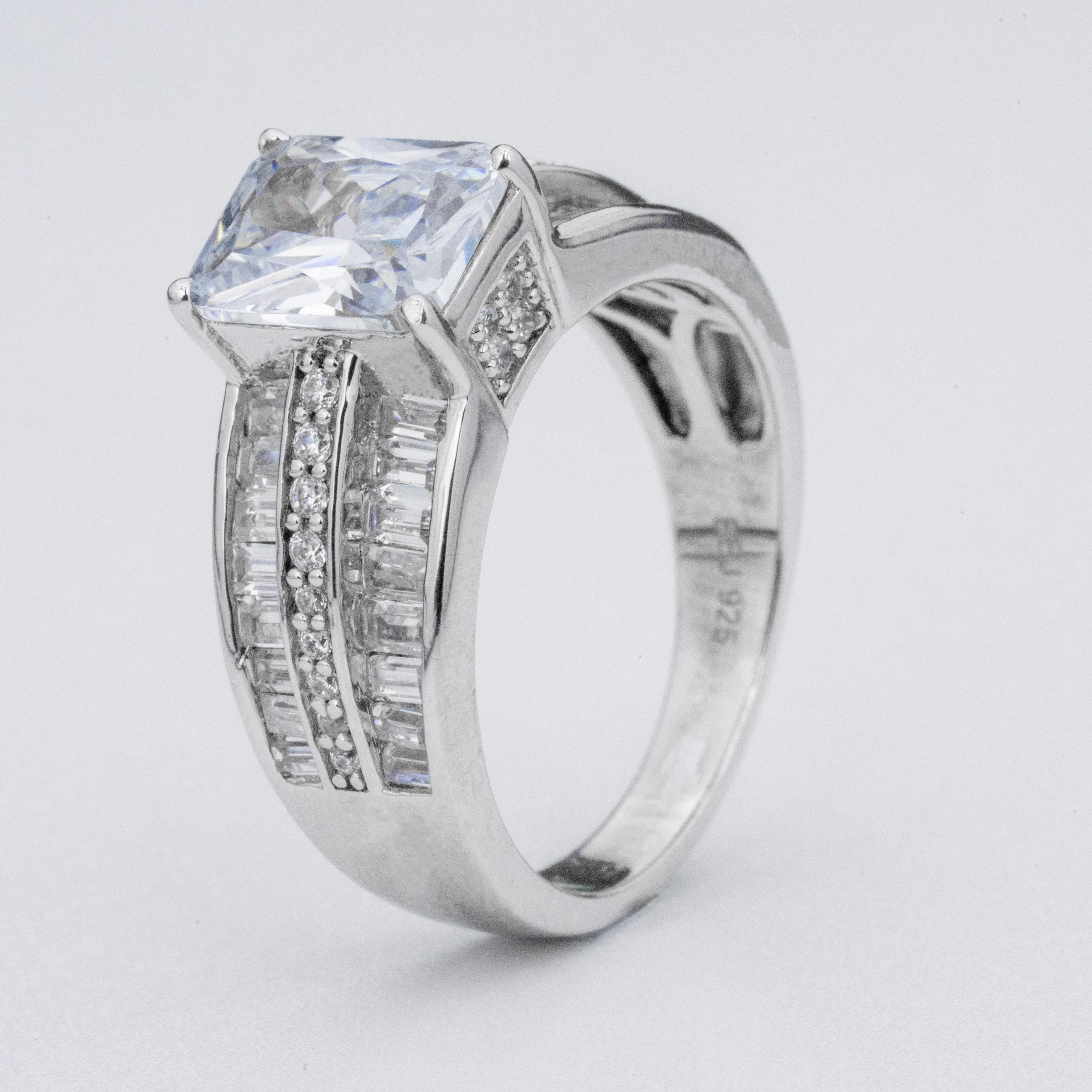 Captivating Brilliance at Affordable Prices Lab Grown Diamond Rings 18k Plated Artificial Diamond Ring