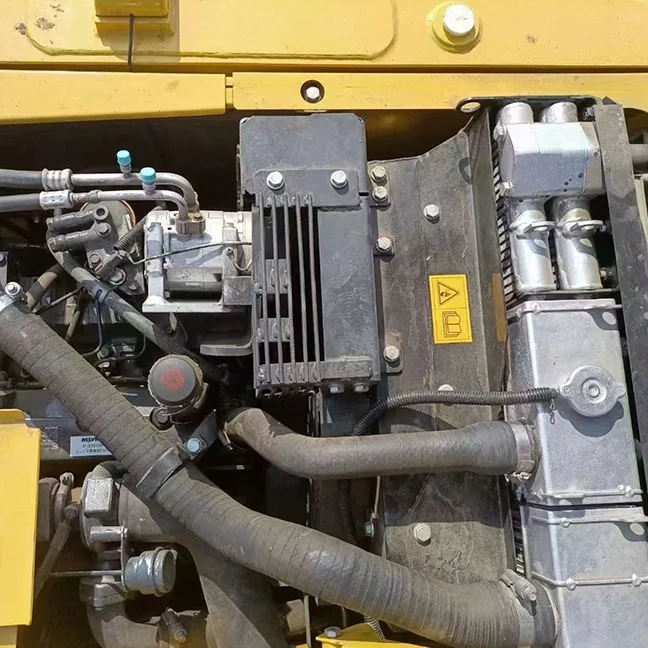 Sales of 11 Tons of Imported Second-hand Komatsu 110 Hydraulic Crawler Medium Excavator 90% New Low Price Free After Sale