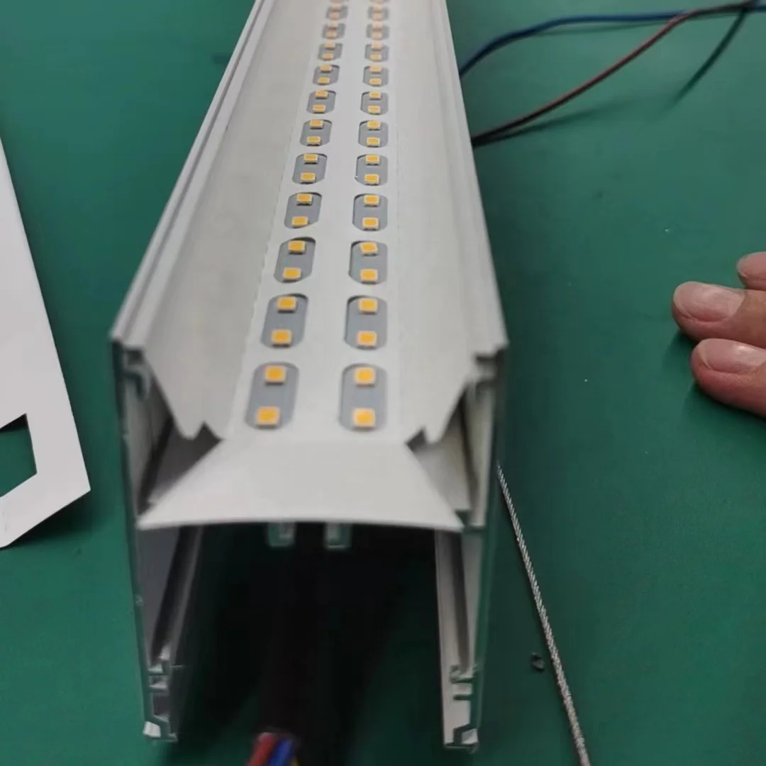 4 фута 8 футов сверхвысокие Люмены, соединяемые светодиодные линейные полосы, световые светильники, регулируемые мощность