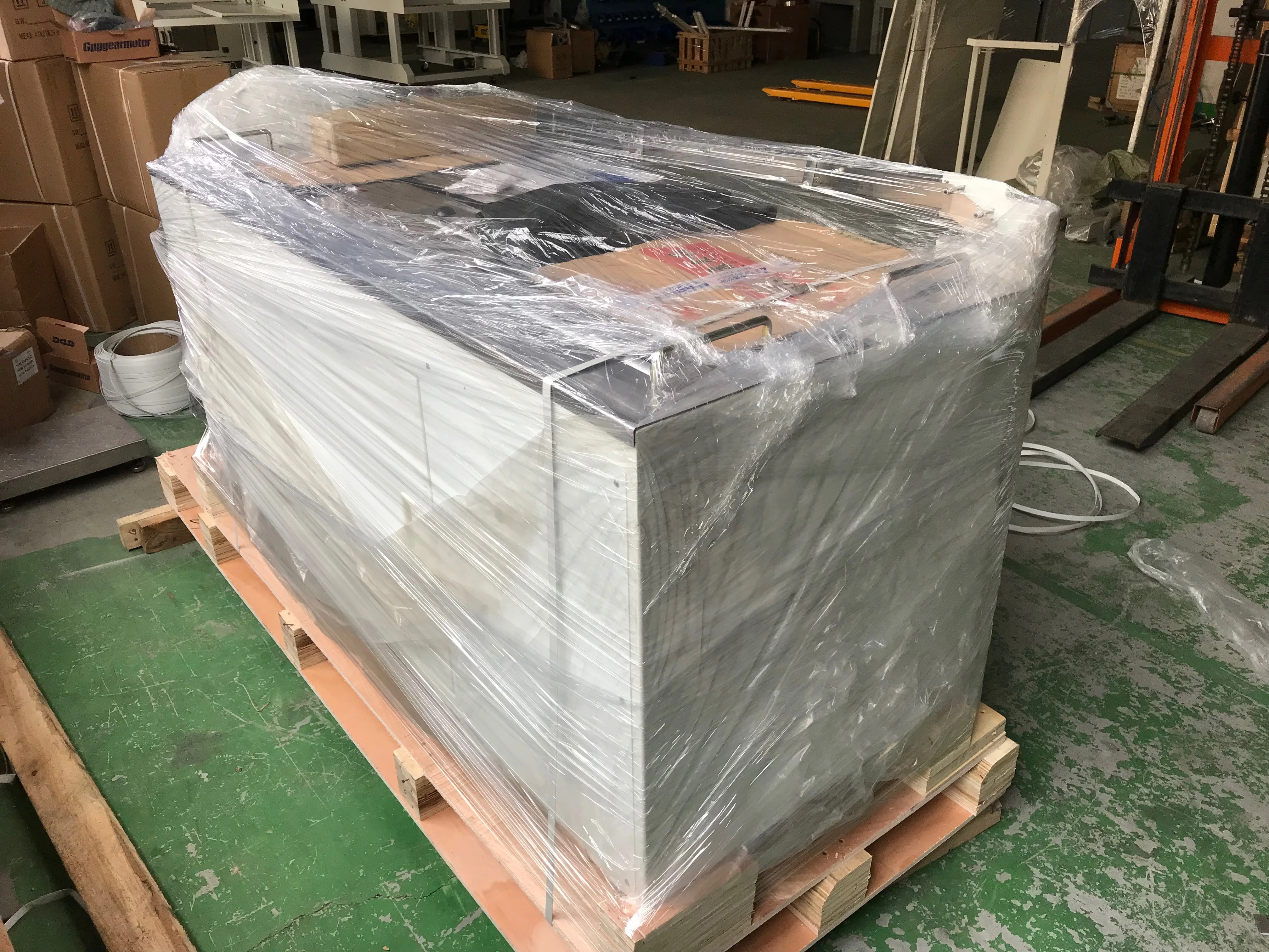 Automatic Strapping Machine