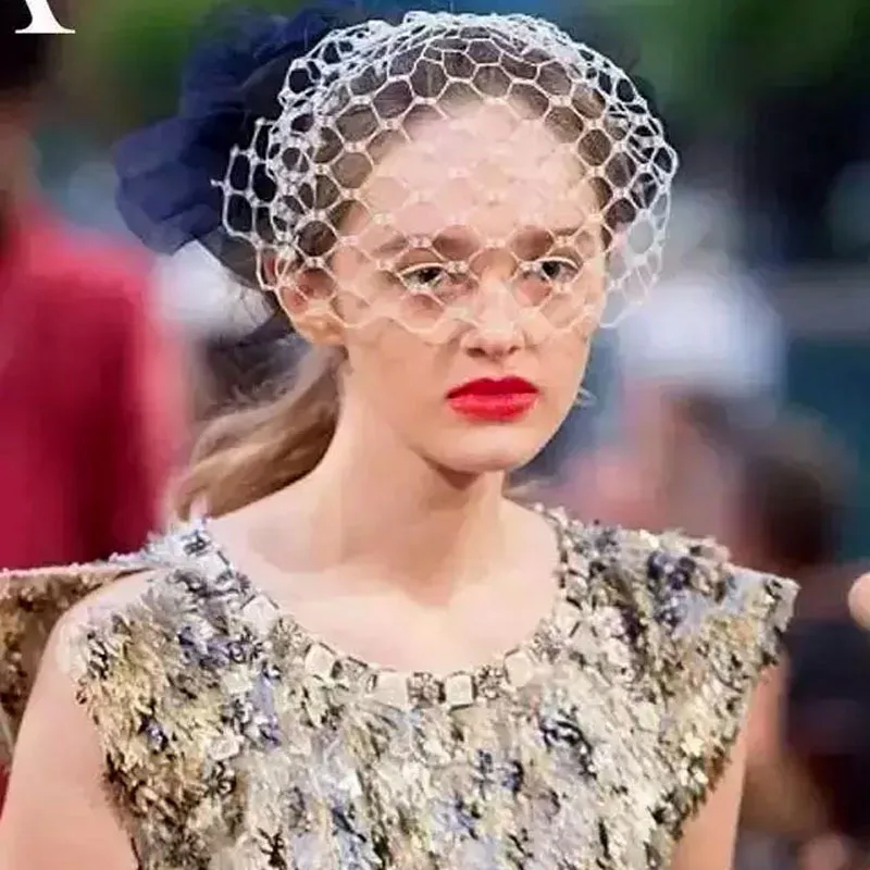 Оптовая продажа винтажные свадебные аксессуары для волос со стразами в клетку птиц вуаль