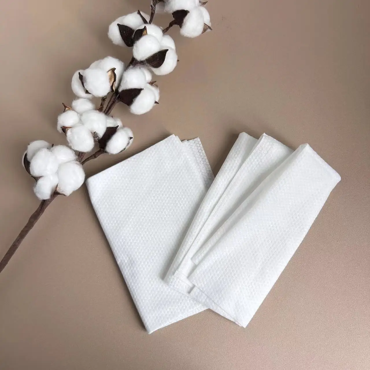 Disposable Super Water Absorbent Towels Wood Pulp Pedicure Beauty SPA Salon Towel for hair and body drying