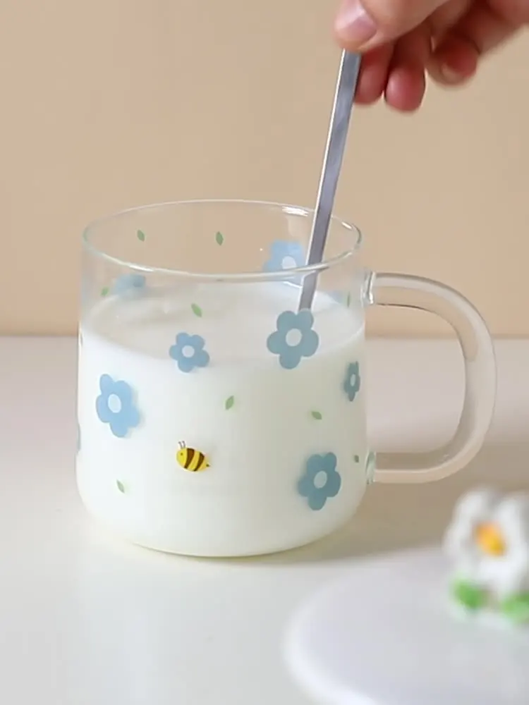 2022 Manufacturers Wholesale Cute Printed Cartoon Glass Home Super Stereo Flower with Lid and Spoon Breakfast Coffee Mug