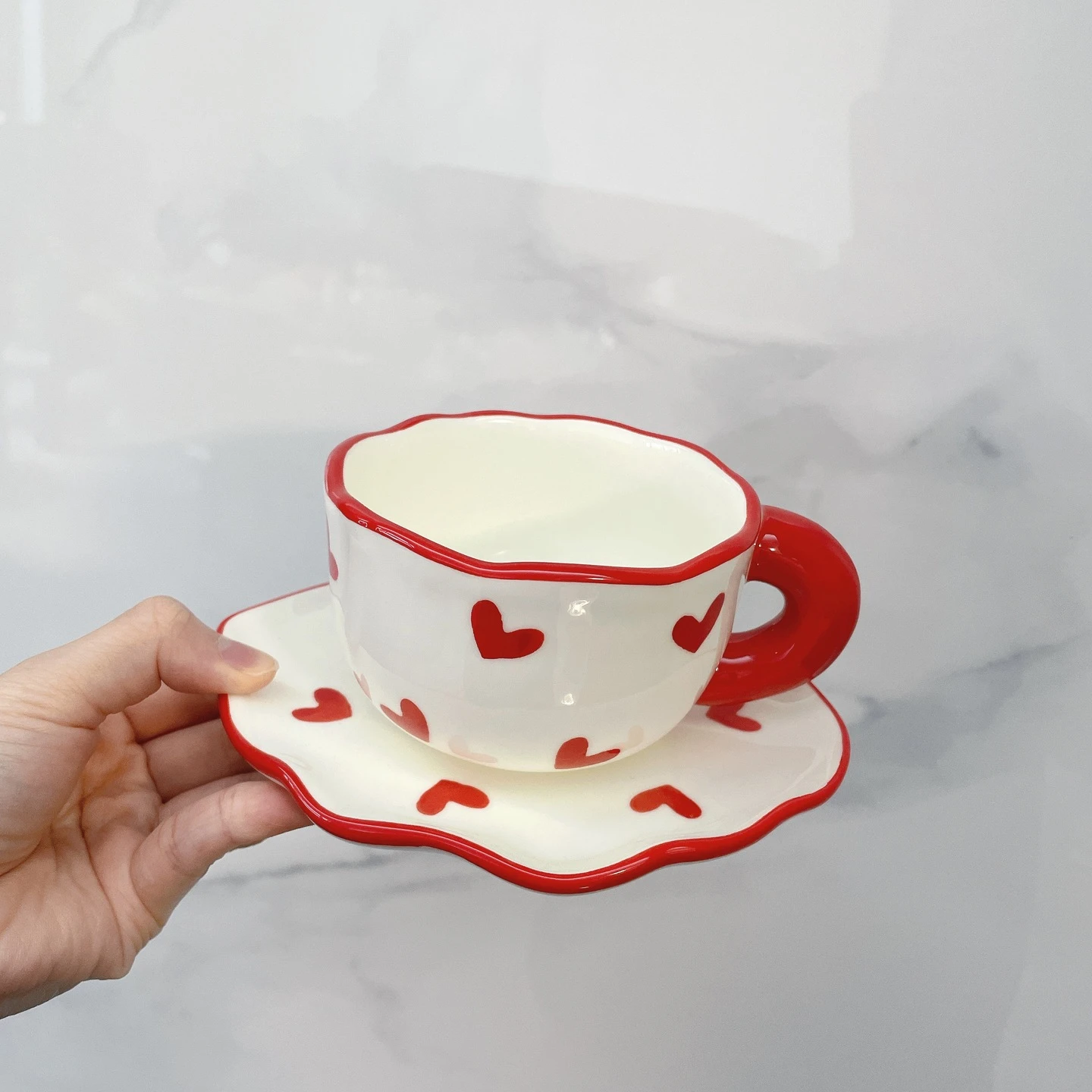 Cute hand-painted love hand pinch coffee cup saucer set irregular dessert saucer