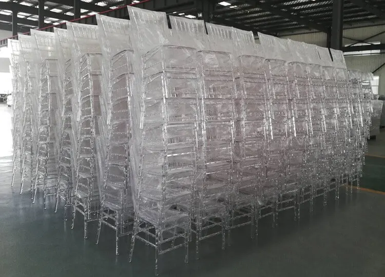 clear-resin-chiavari-chair.jpg