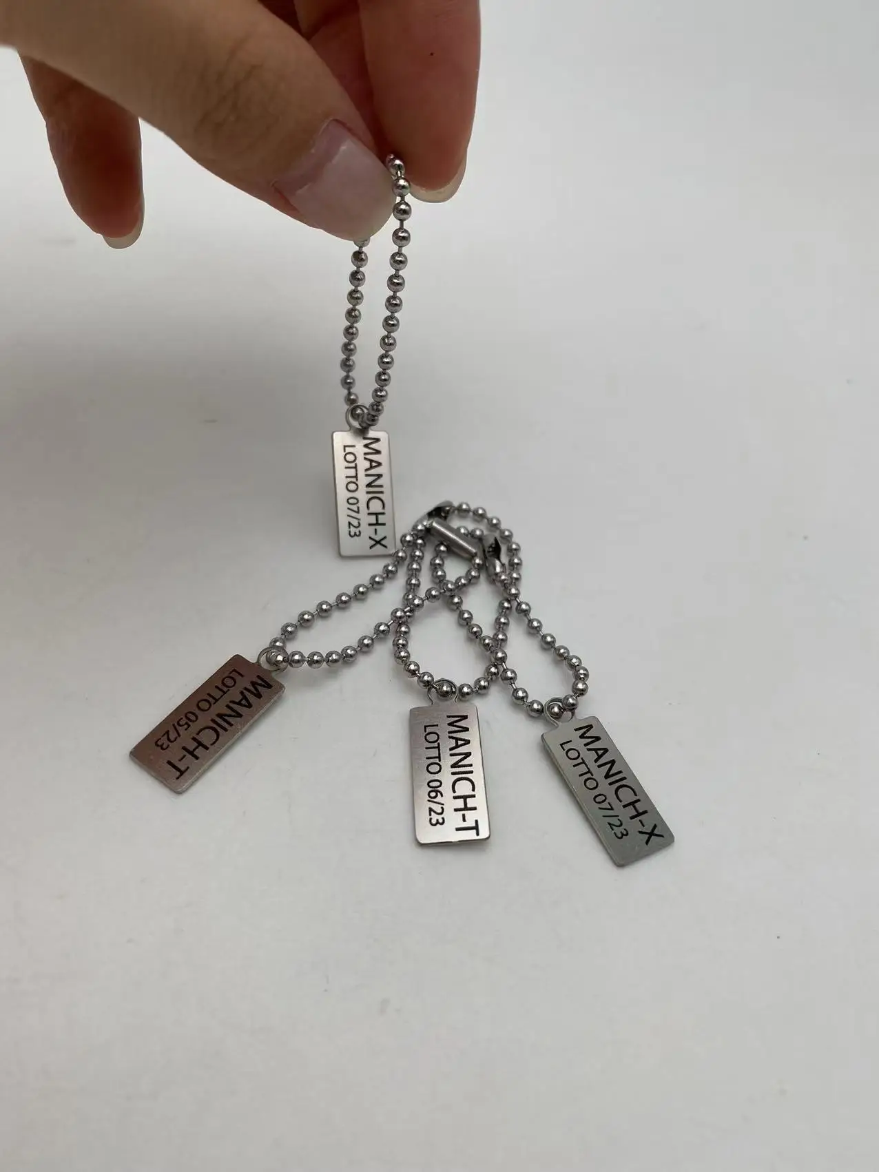 Custom Elegant Hanging Metal hang Tag Labels with Metal Chain