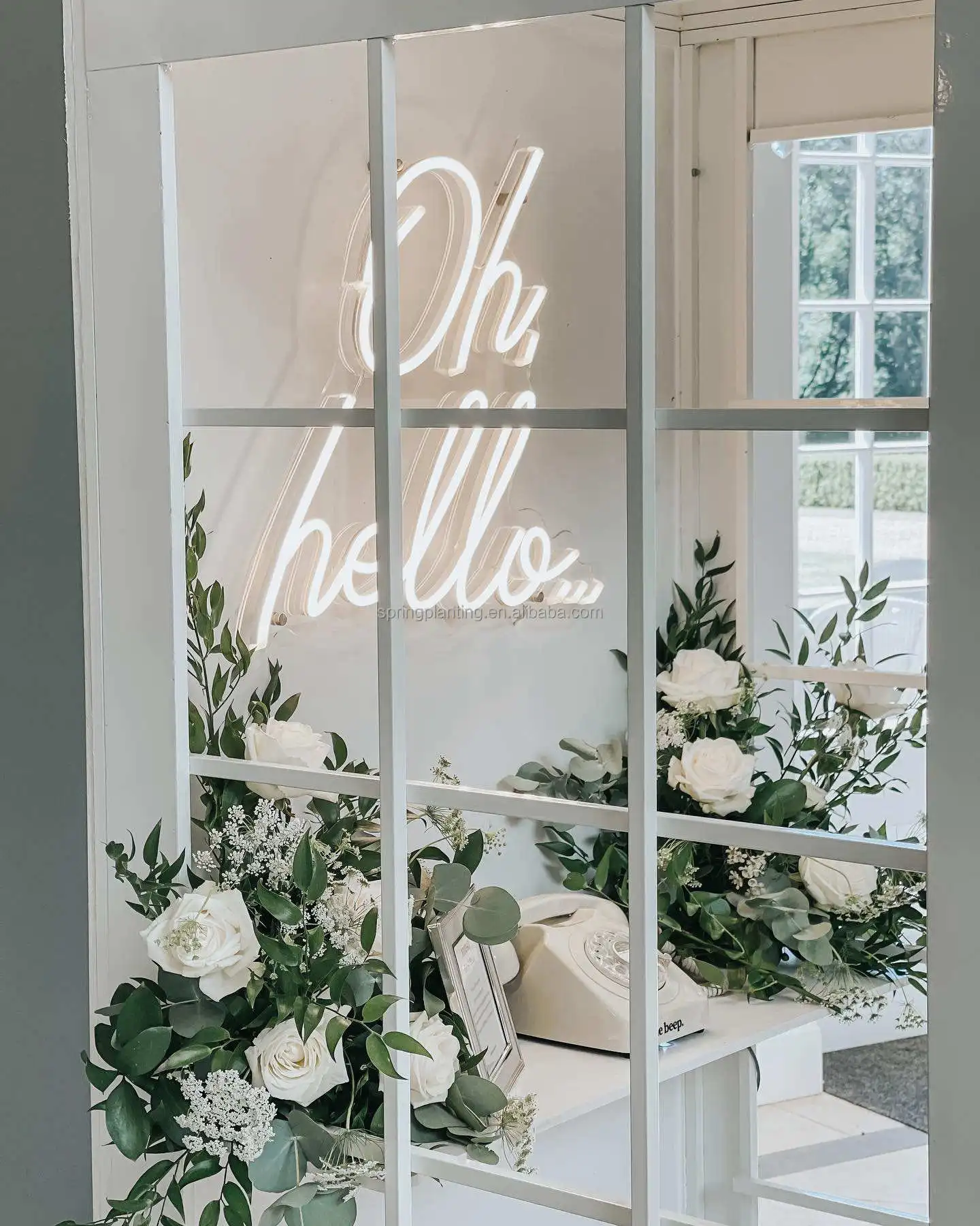 Retro White Phone Booth For Wedding Decor Wedding Props White Telephone Booth with Artificial Flower