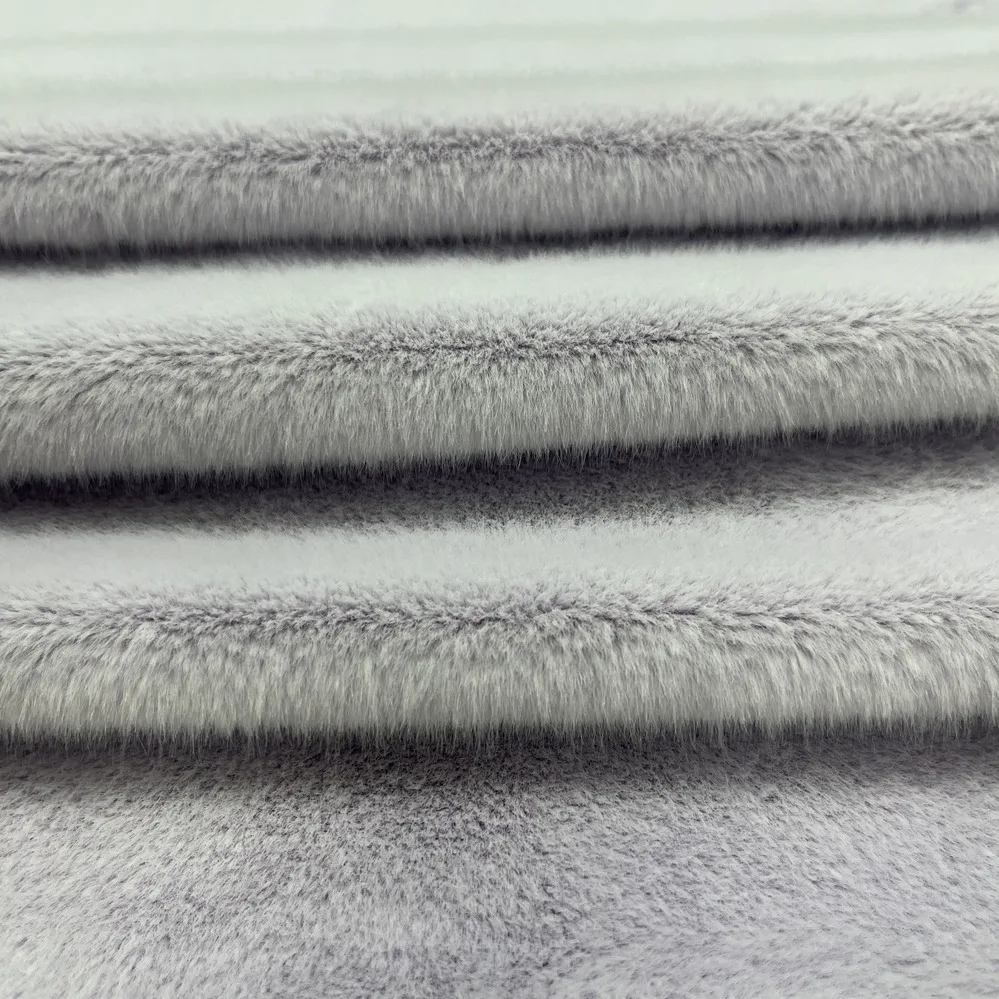 Super Soft Mink Fur Fabric Wholesale Luxury Artificial Fur for Winter Blanket Women Coat Jacket Stuffed Toy Fashion Accessory