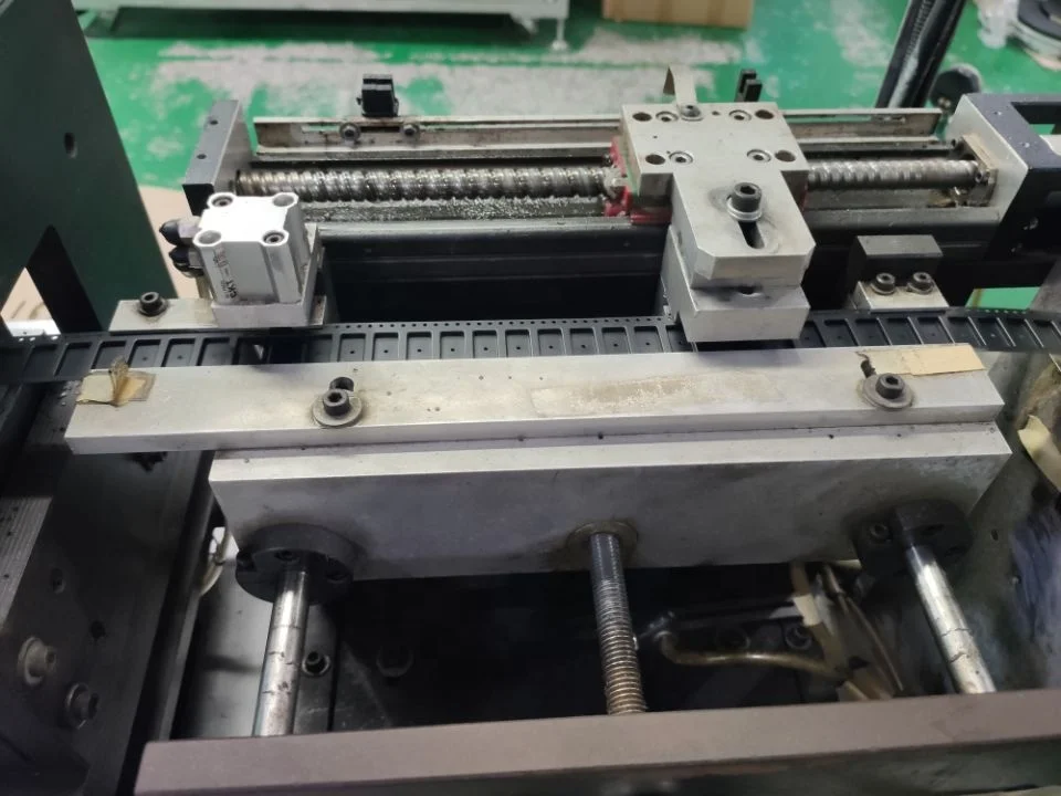 Формовочная машина для пластиковых