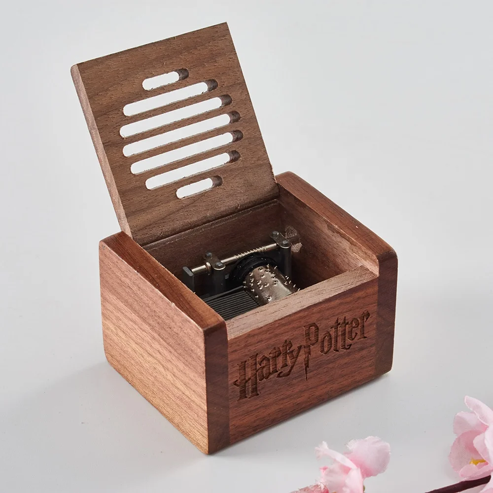 Ever Bright Factory Wholesale Hollow out Harry Movies Potter Wood Hand Crank Music Box For Christmas Gift