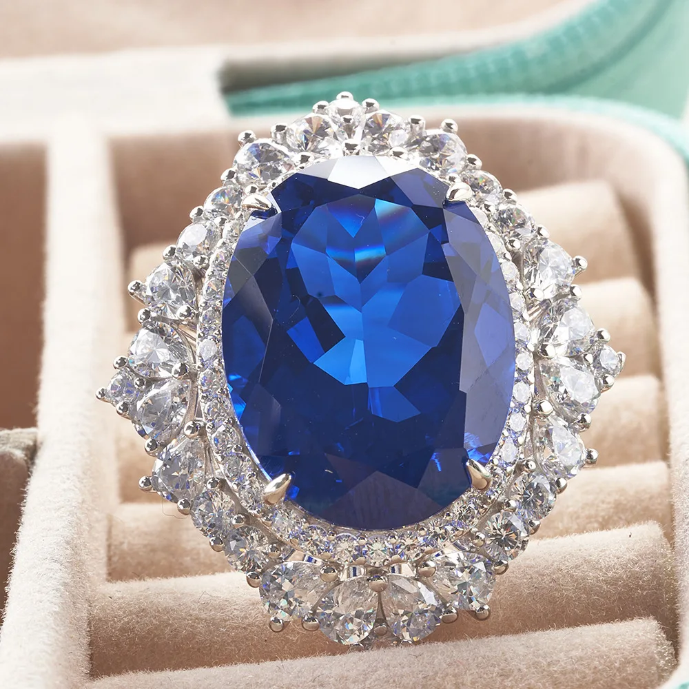 S925 Synthetic 30 Carat Imperial Sapphire Ring Set In Platinum With Five Layers Of Silver