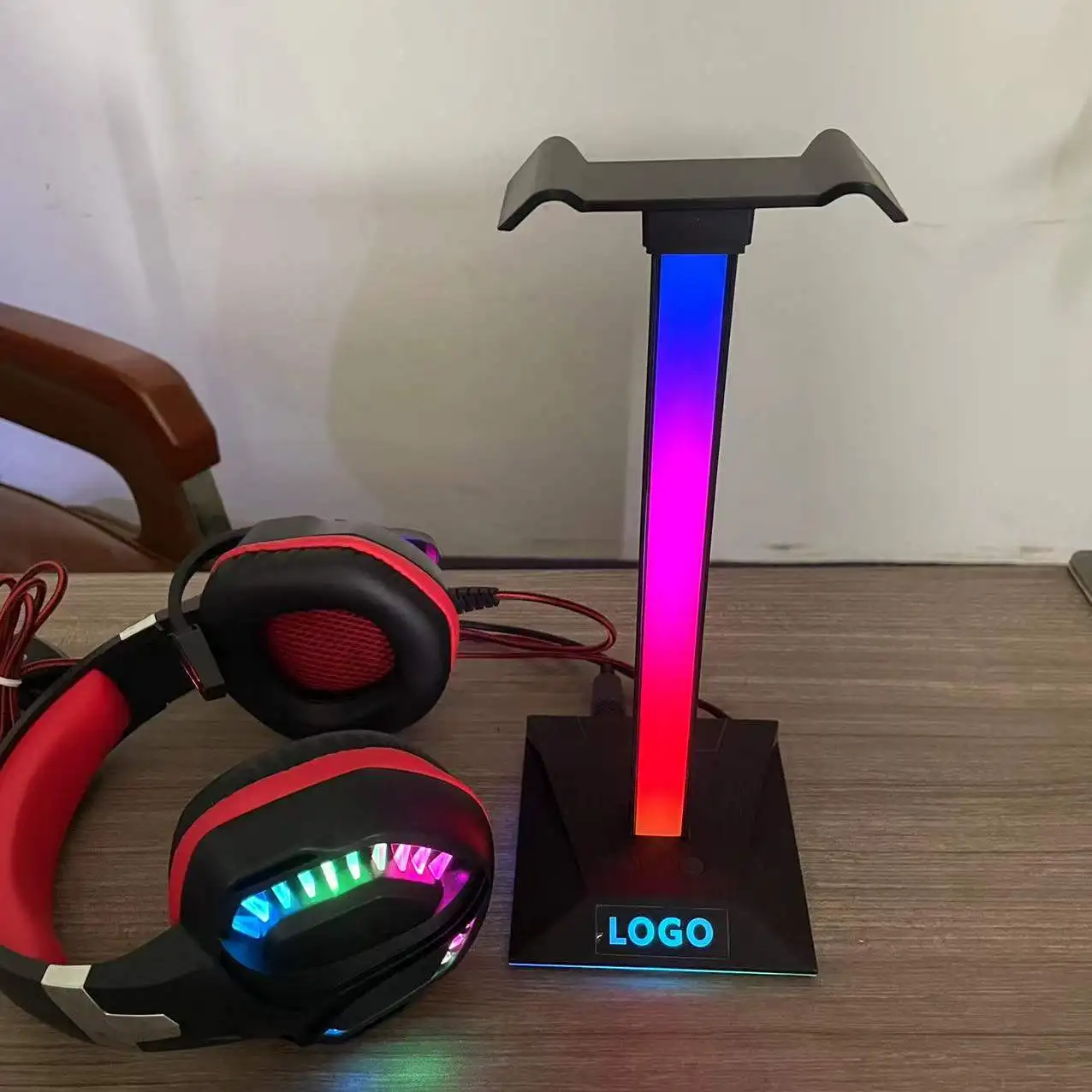 RGB Lighting Headset Headphones Hook Holder RGB Backlight Gaming Headphone Display Stand Headset Holder with  2 USB Port