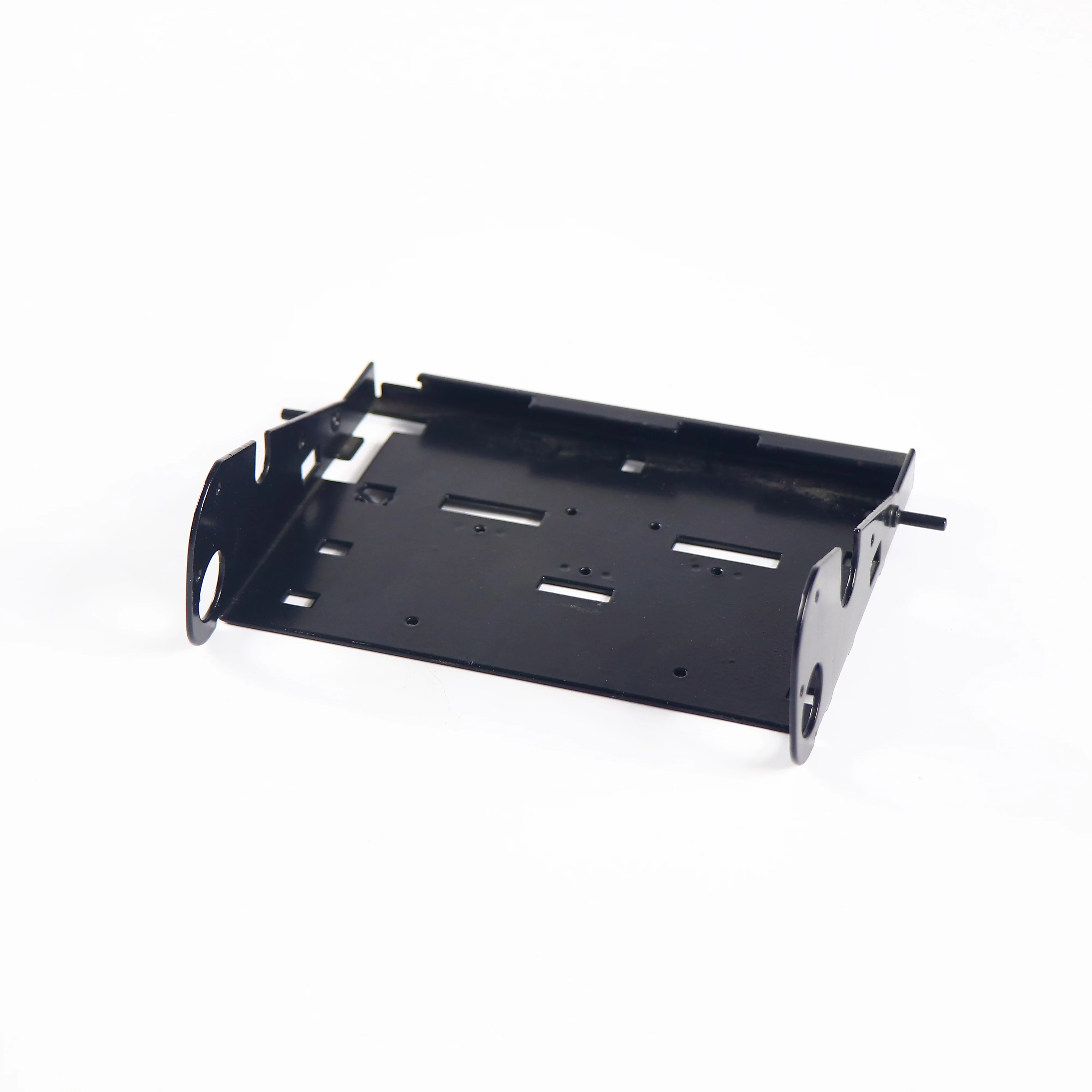 Штамповочные детали из углеродистой стали марки JM Quadrate с отверстиями штамповочные детали