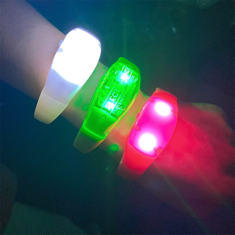 Free Sample Custom Charming Led Bracelet  Light Up Led Lighted Glow In The Dark Flashing Bracelet For Party/Festival/Bar/Wedding