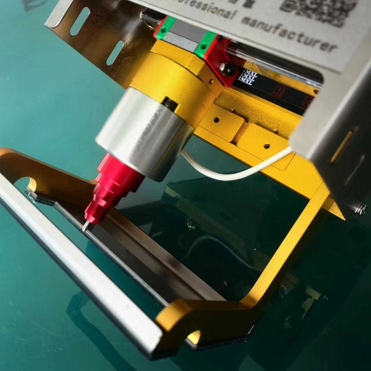 Handheld electric marking machine lithium battery operated dot peen engraving machinery for car Vin chassis number date