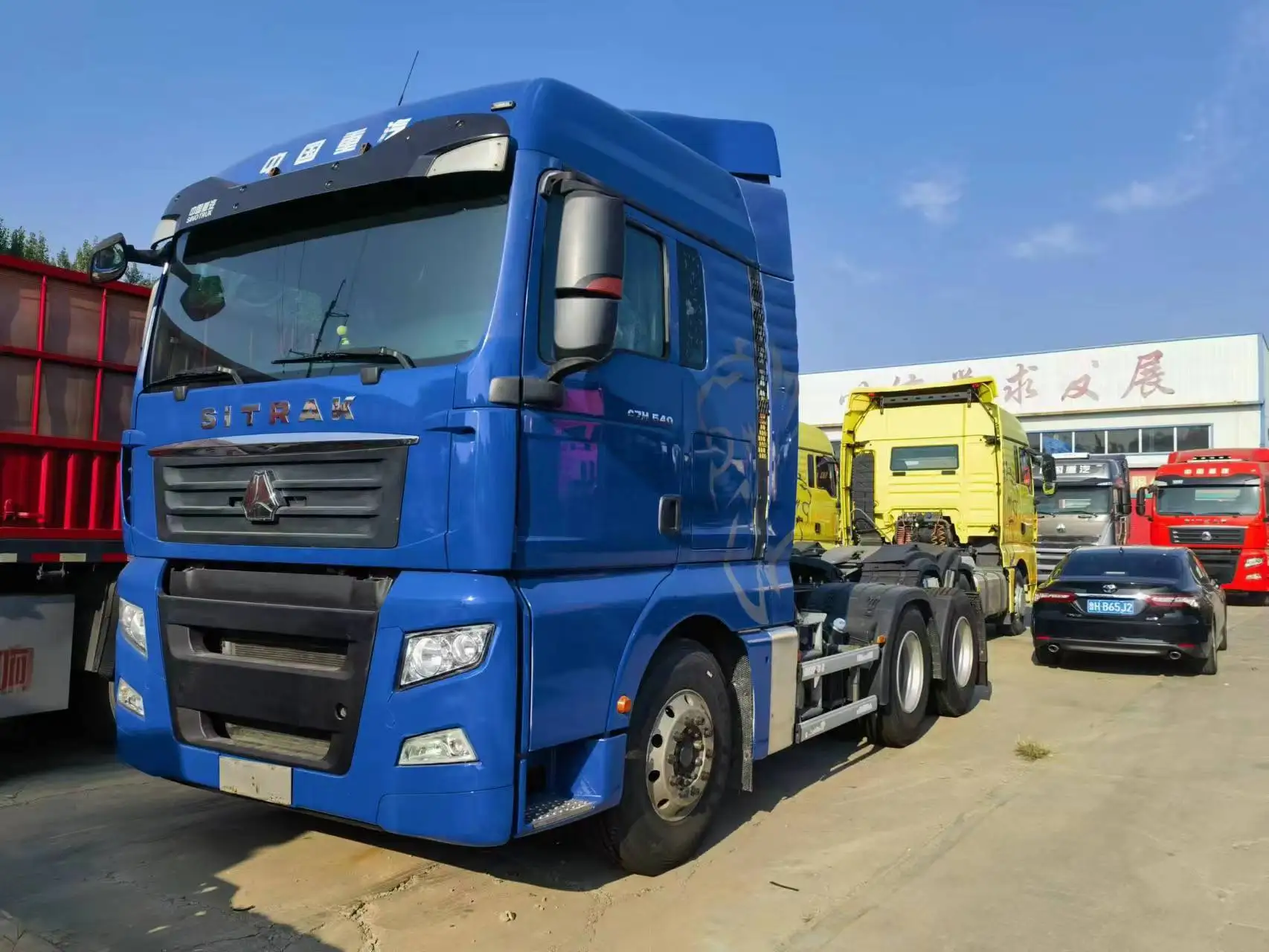 Прямая Продажа с китайского завода новый тягач SITRAK C7H 6x4 автоматическая левая камера заднего вида Евро 5 стандартное ручное управление грузовик