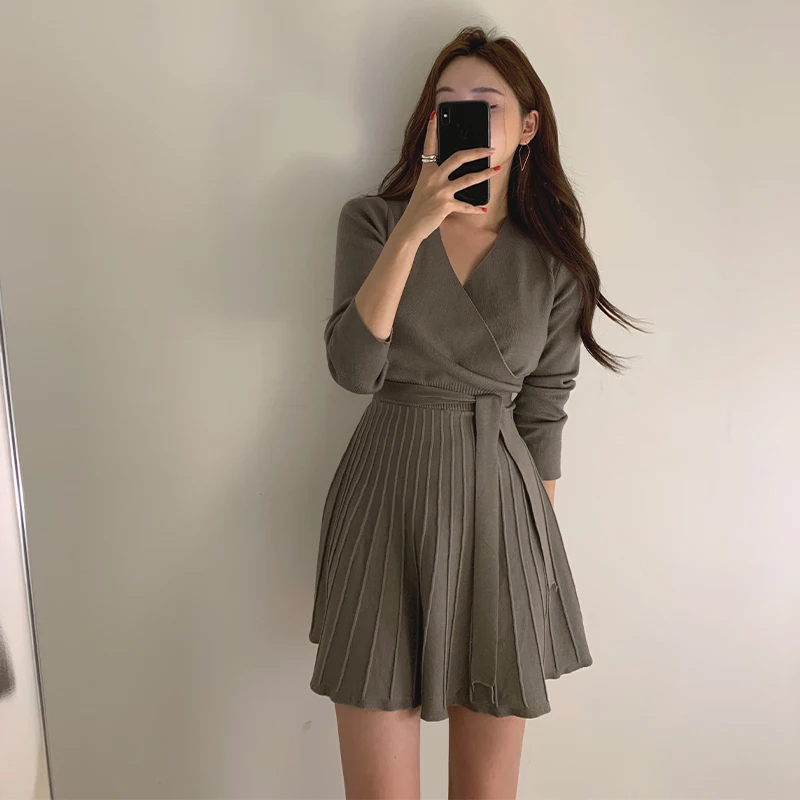Autumn Woman Knitted Dress  Long Sleeve V-neck Solid Color Korean Style Elegant Ladies Sexy Mini Sweater Dresses Elegant