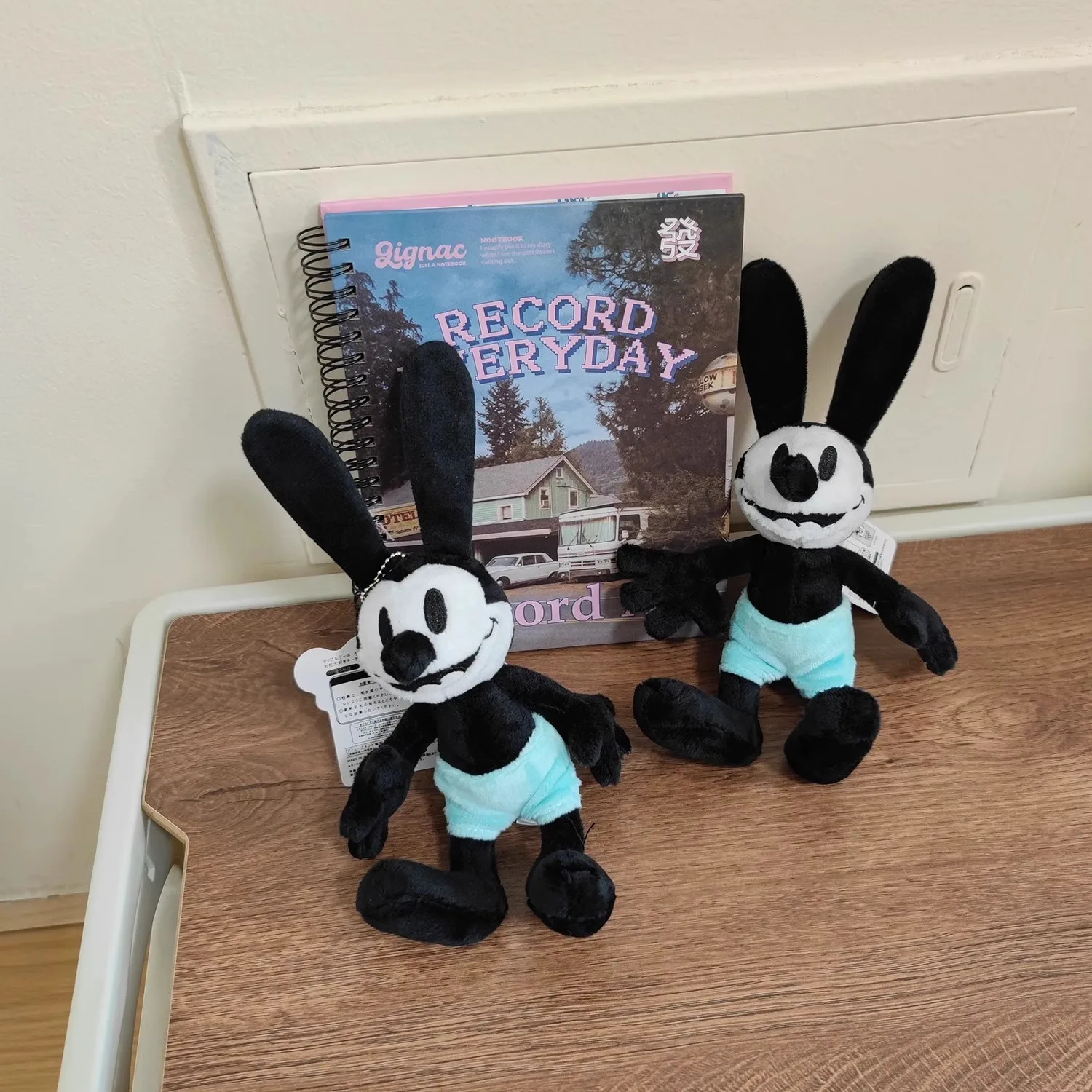 Cute Japanese Oswald Lucky Rabbit Plush Cotton Doll Pendant First Generation Mickey Bag Keychain Small Gift
