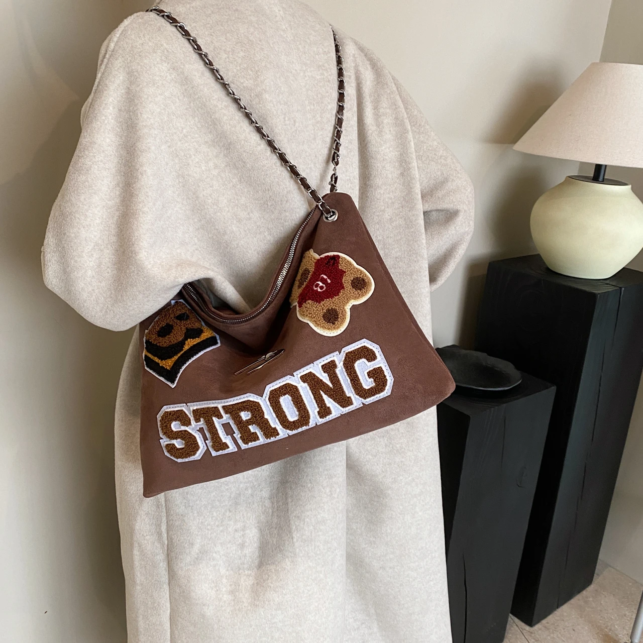 High quality commuter large capacity 2023 autumn/winter new suede vintage armpit niche all-in-one shoulder Tote bag