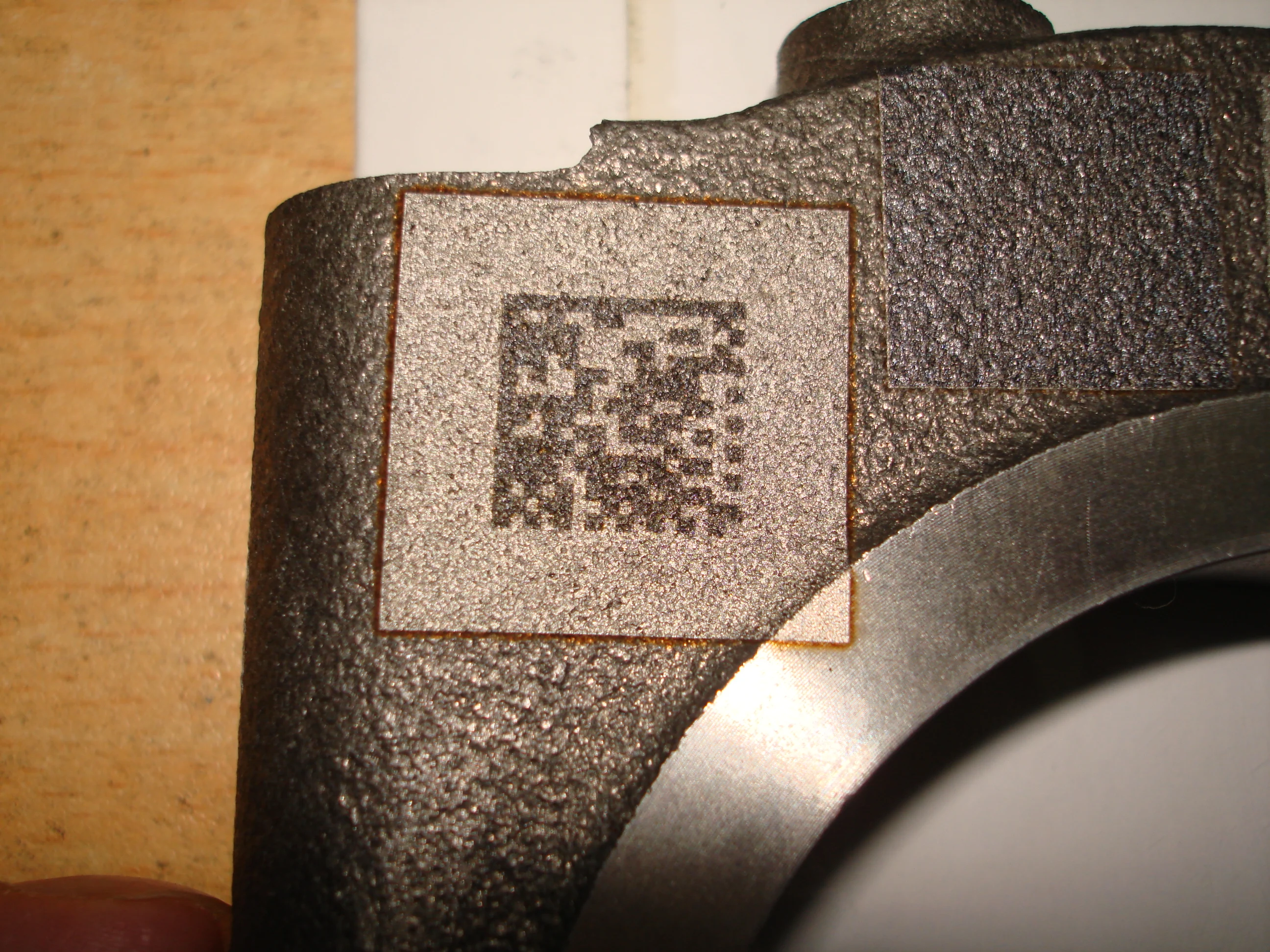 Portable 2D QR Code Data Matrix Metal Plastic Laser Marking Engraving Machine