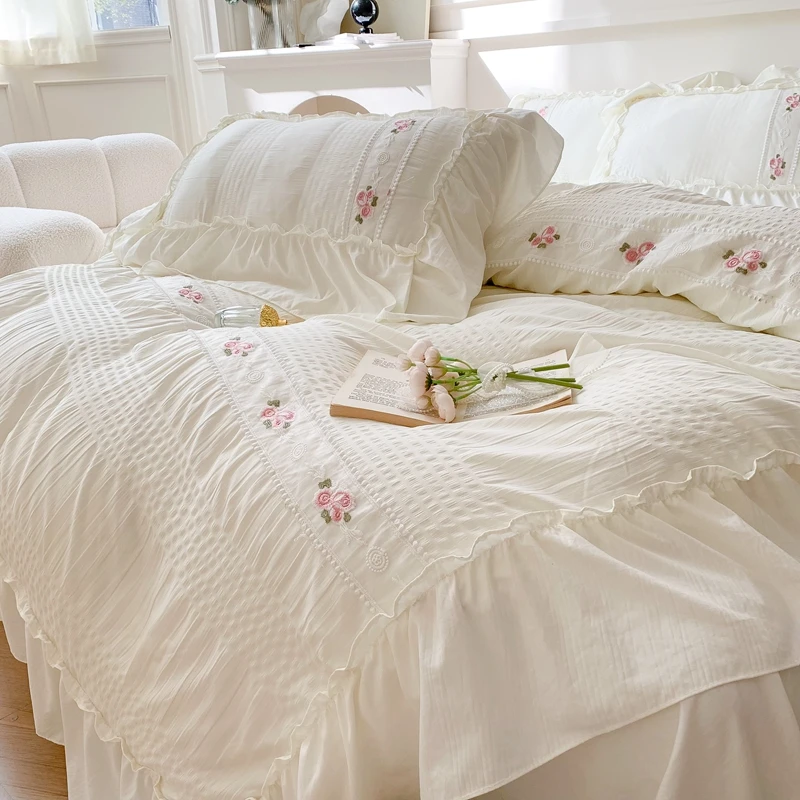 Wholesale Retro Princess Style Bedding Sets Queen King Size Washed Cotton Seersucker Embroidery Textile Duvet Cover Set 4Pcs