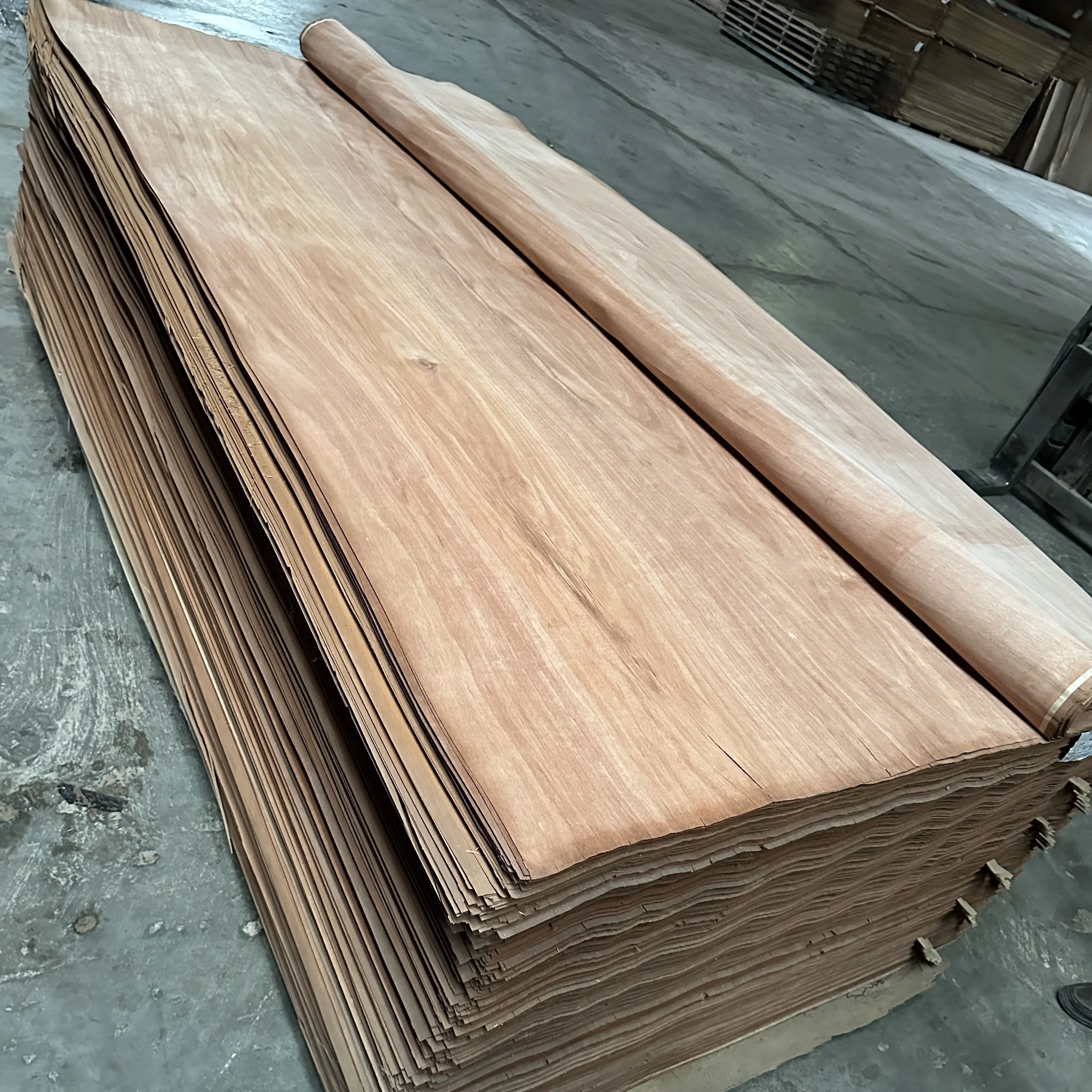 Best Price  Different Colors Plywood Surface Veneer 0.6mm Veneer  Plywood Veneer For Lamination