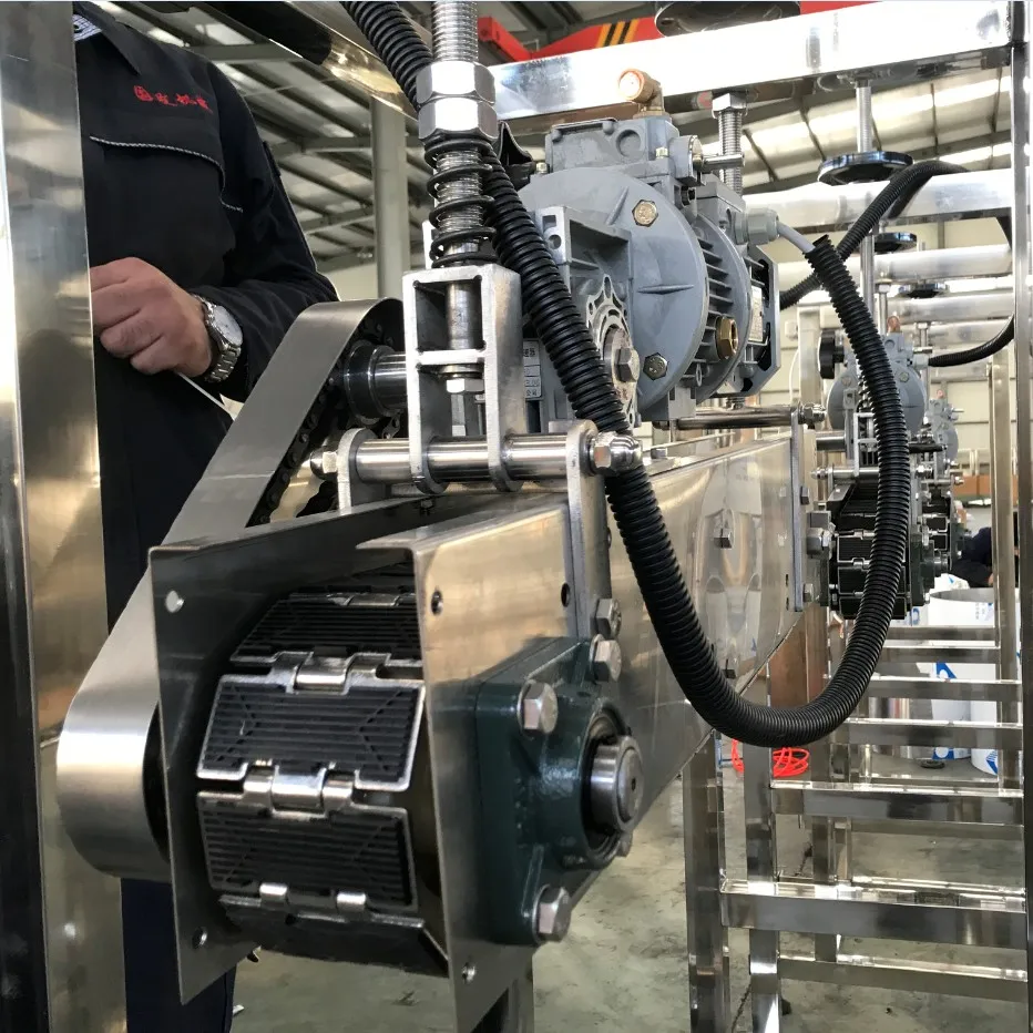 Automatic Compression Cap Capping And Pressing Machine Plastic Drum Bucket Capping Machine