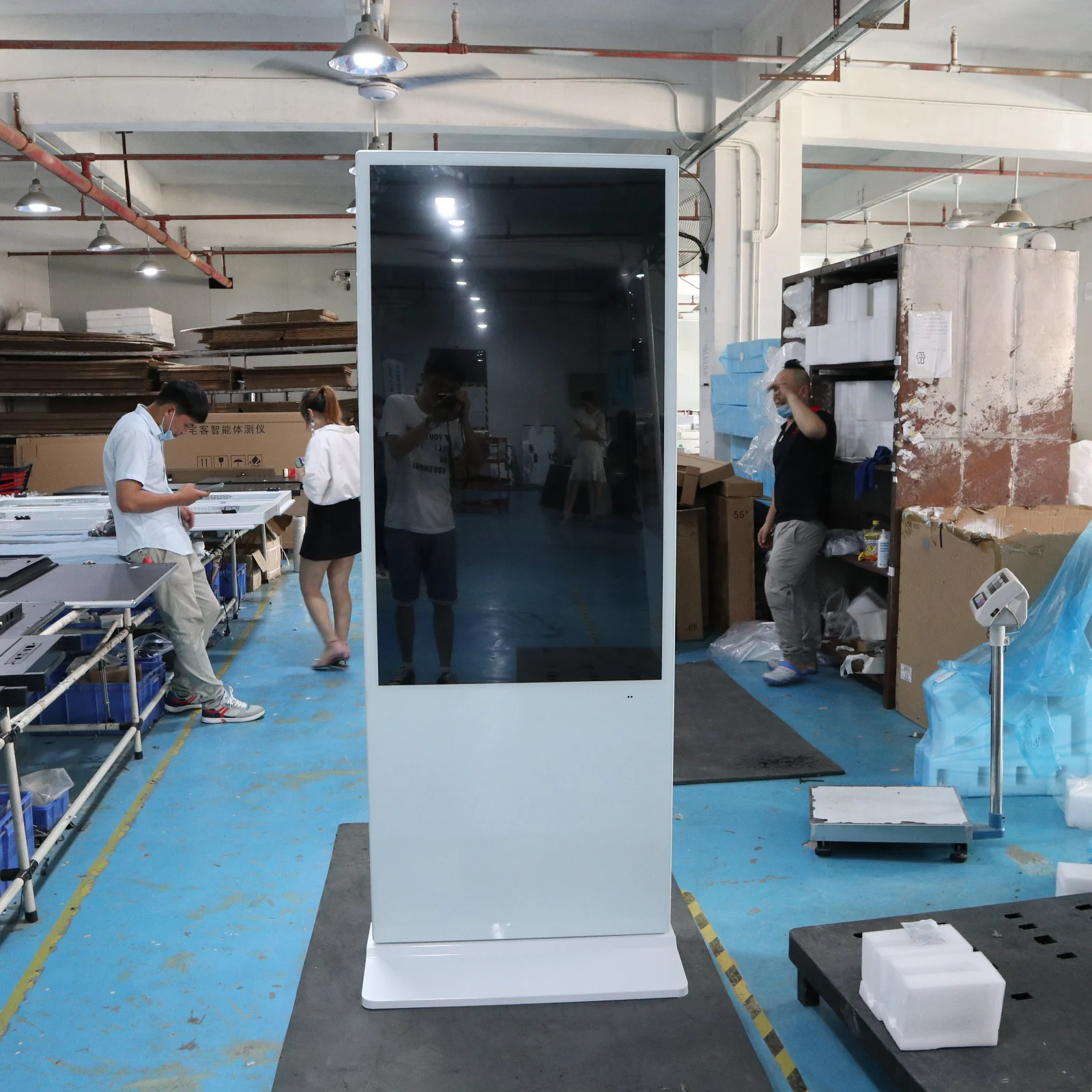 Крытый полноцветный светодиодный дисплей рекламный экран digital signage сенсорный напольная подставка