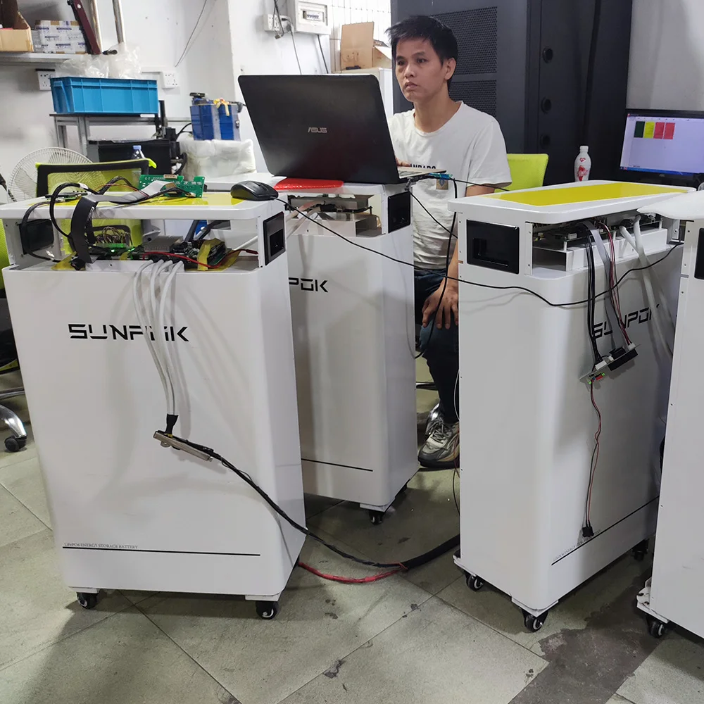 Sunpok Solar Mobile Lithium Batteries Pack 48v 200ah 300ah 10kw 15kw 30kw Solar Energy Storage Lithium Ion Battery Wholesaler