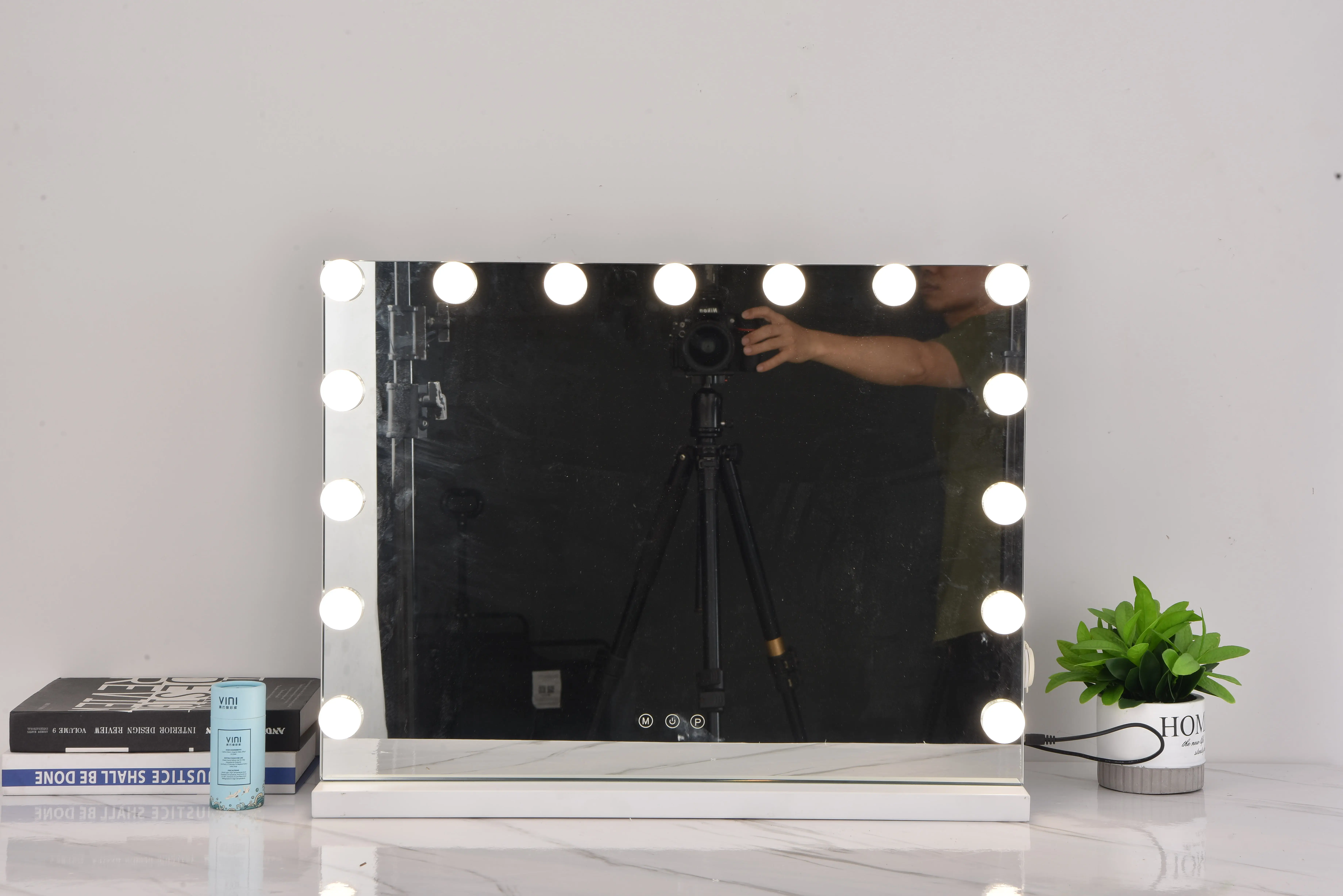 Hot Sale 58*45.5cm Classic Black Led Vanity Table Mirror Rectangular Hollywood Beauty Mirror for Hairdresser