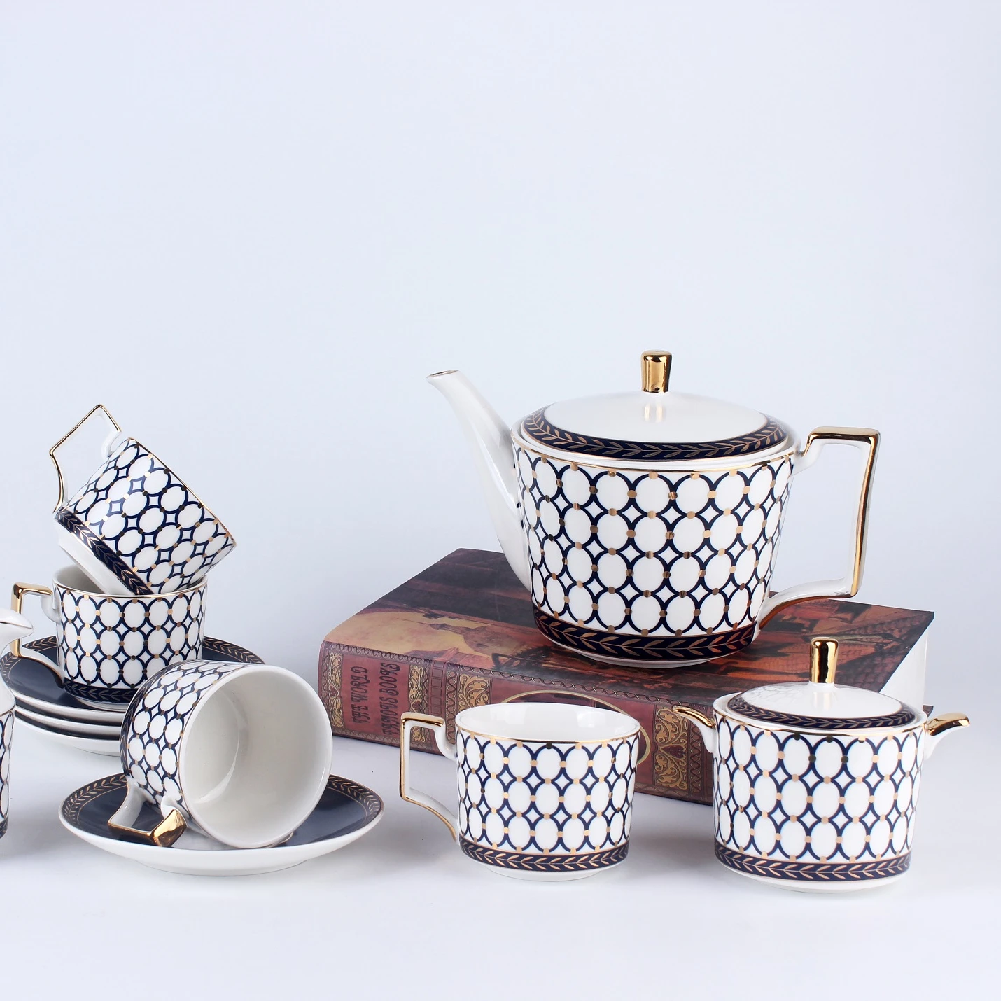 Porcelain Coffee Cups Set Hand Painting Tea Set Hot Selling Luxury New Bone China Tea Set