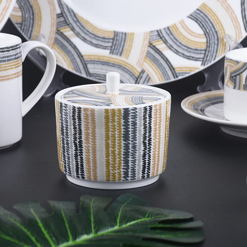 European Style Fine Porcelain Tea & Coffee Accessory Sugar Pot with On-Glazed Pattern Lid Ceramic Material Creamer Pot
