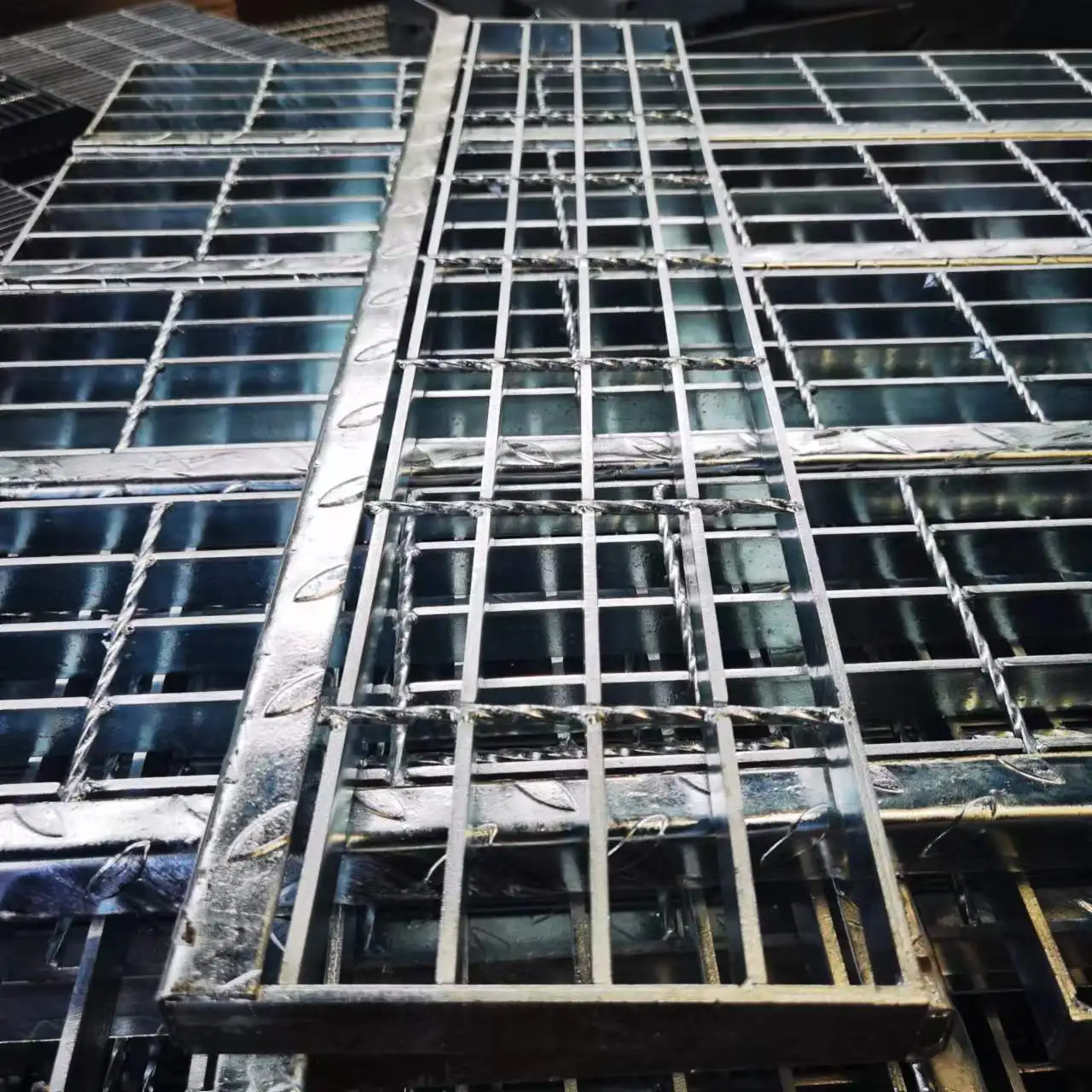 Manufactory Price Steel Grating For Stair Treads