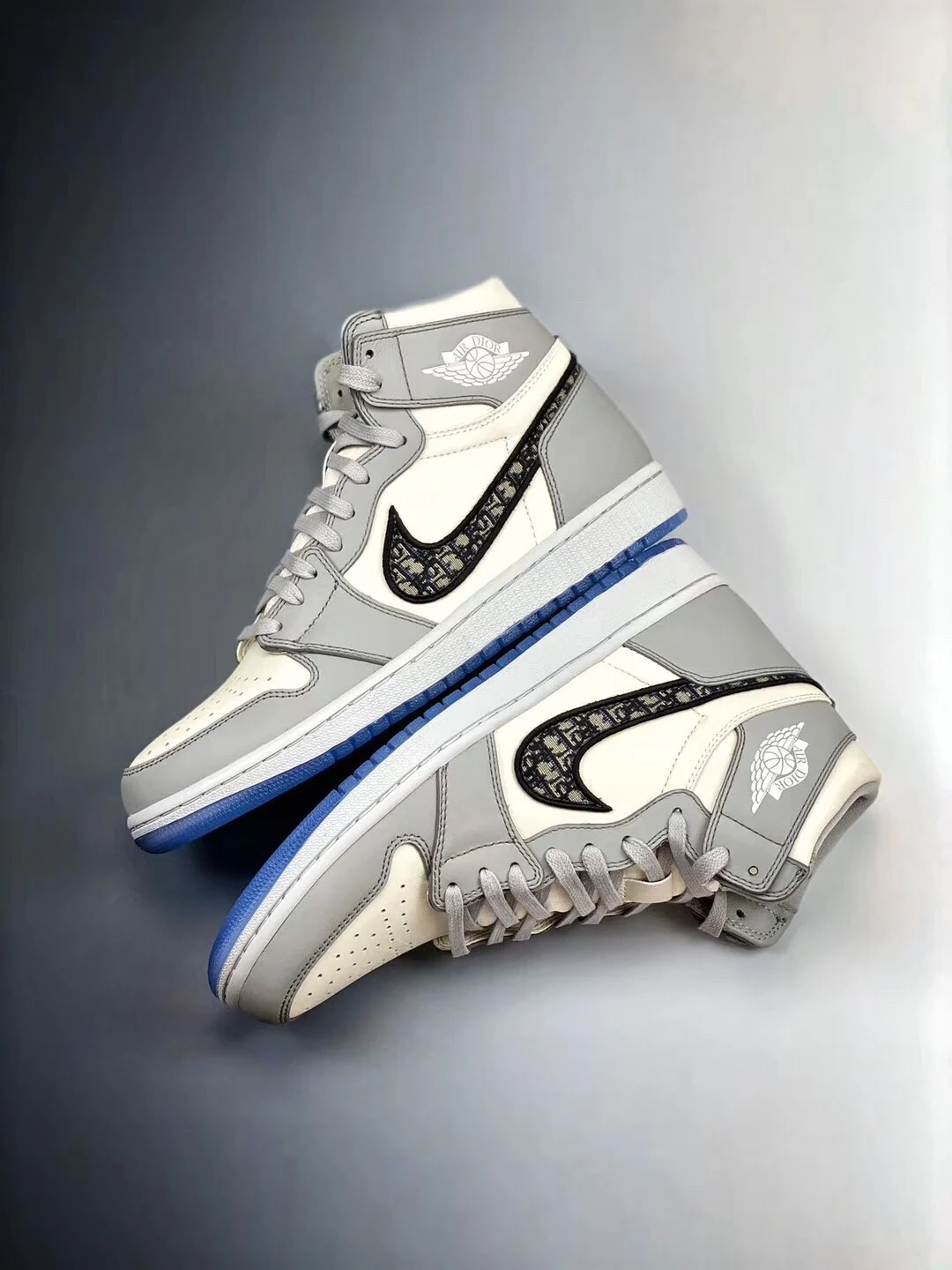 Высококачественные высокие кроссовки Jordan 1 белые серые для мужчин и женщин модная повседневная спортивная обувь