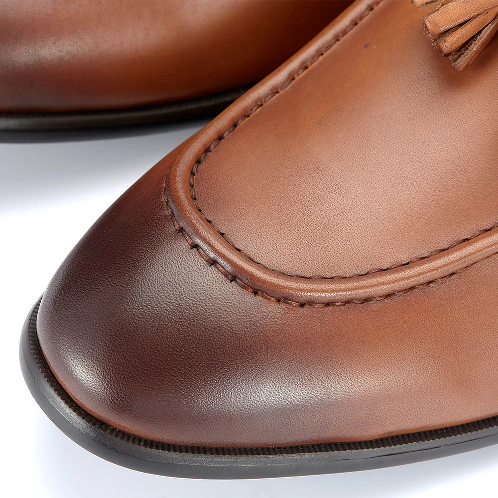 New Elegant Top Cowhide Leather Tassel Loafers for Men Durable Genuine Leather Walking Style Casual Mocasines Family Gathering
