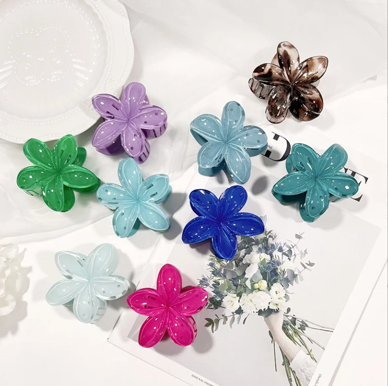 wholesale newest design women plastic flower hair claw clip fashion frangipani hair claw bath for girls